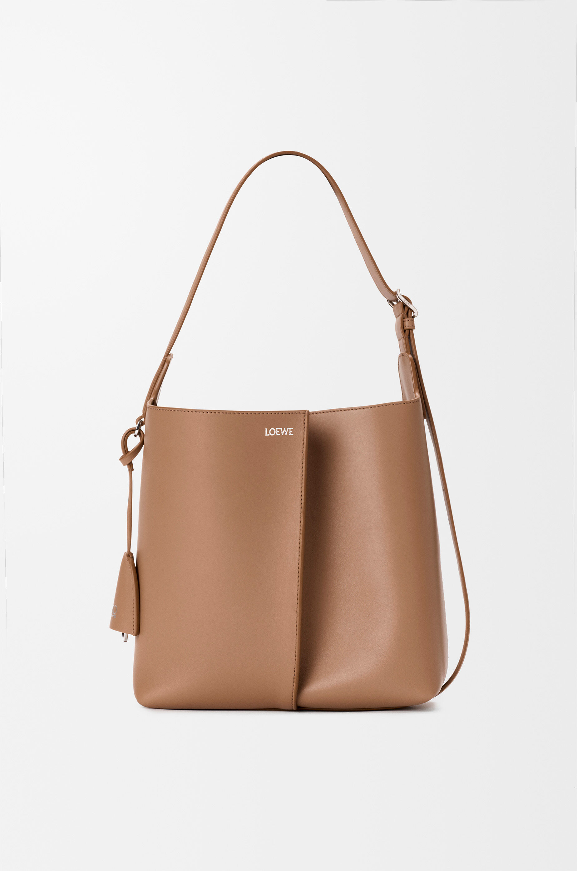 LOEWE Medium Bilbao bucket in smooth calfskin Mocha