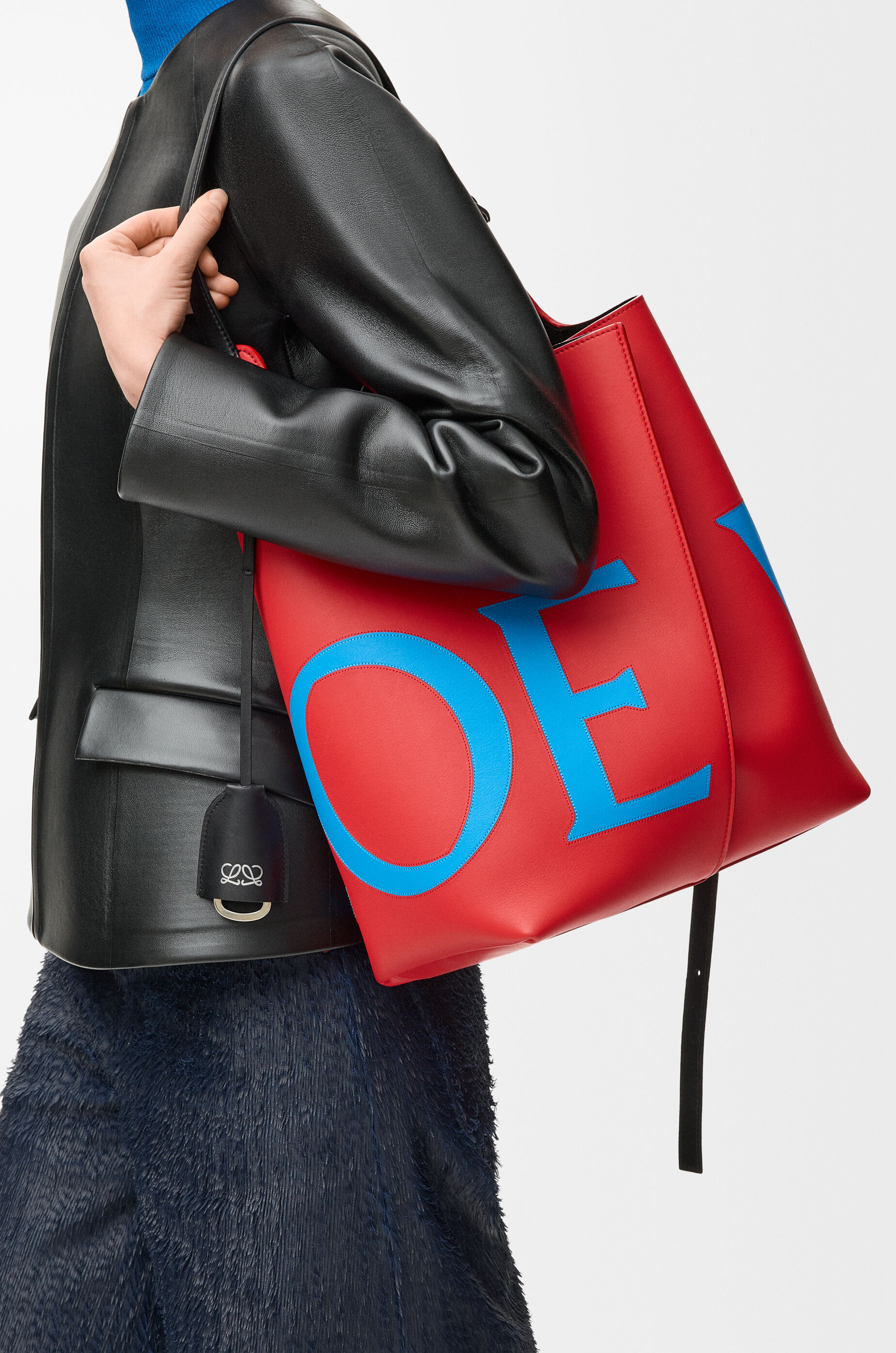 LOEWE Large Bilbao bucket Oversized Logo in smooth calfskin Red/Blue