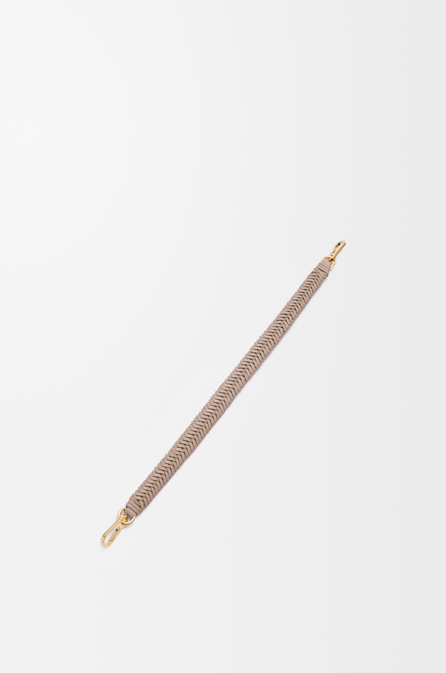 LOEWE Arrow short strap in classic calfskin Sand
