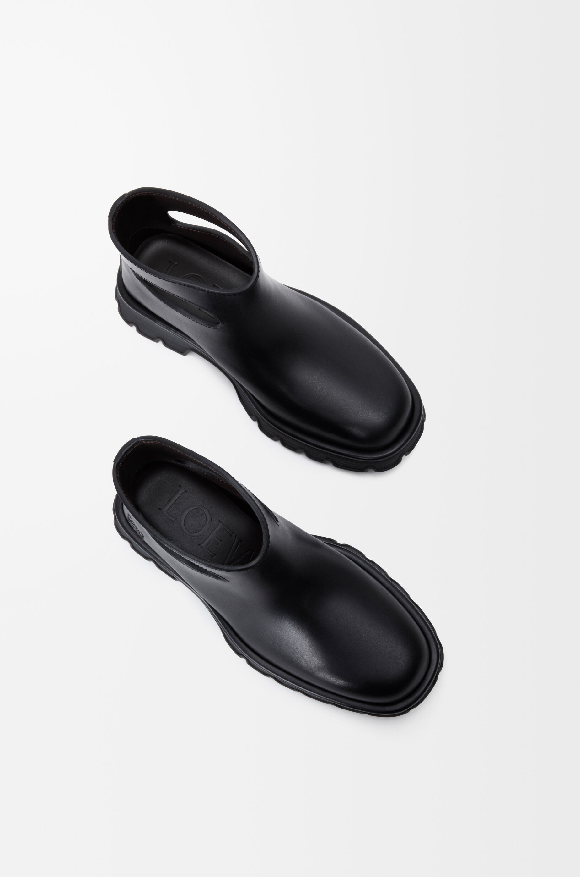 LOEWE Bobby bootie in vegetable-tanned calfskin Black