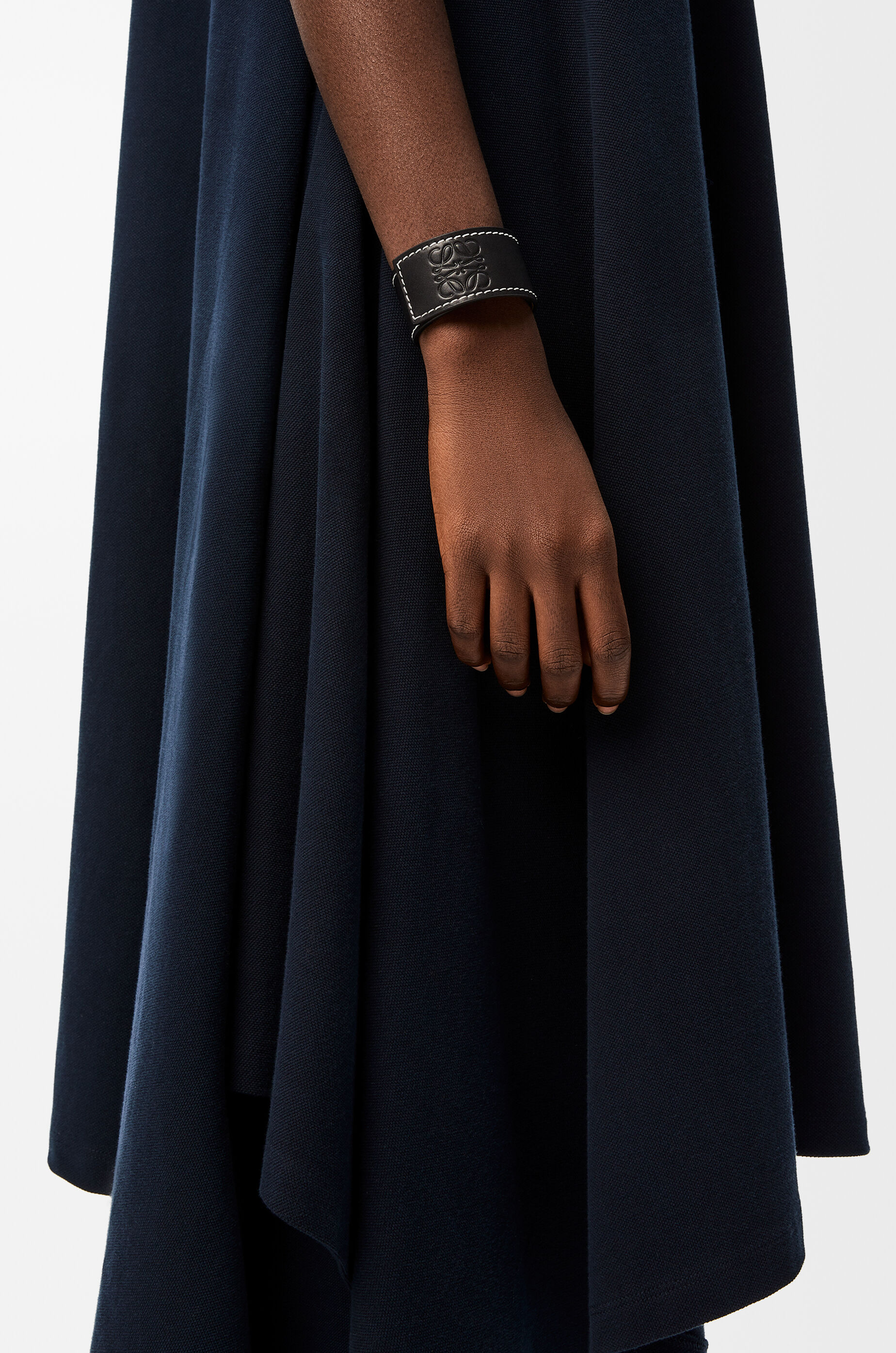 LOEWE Slap bracelet in calfskin Black