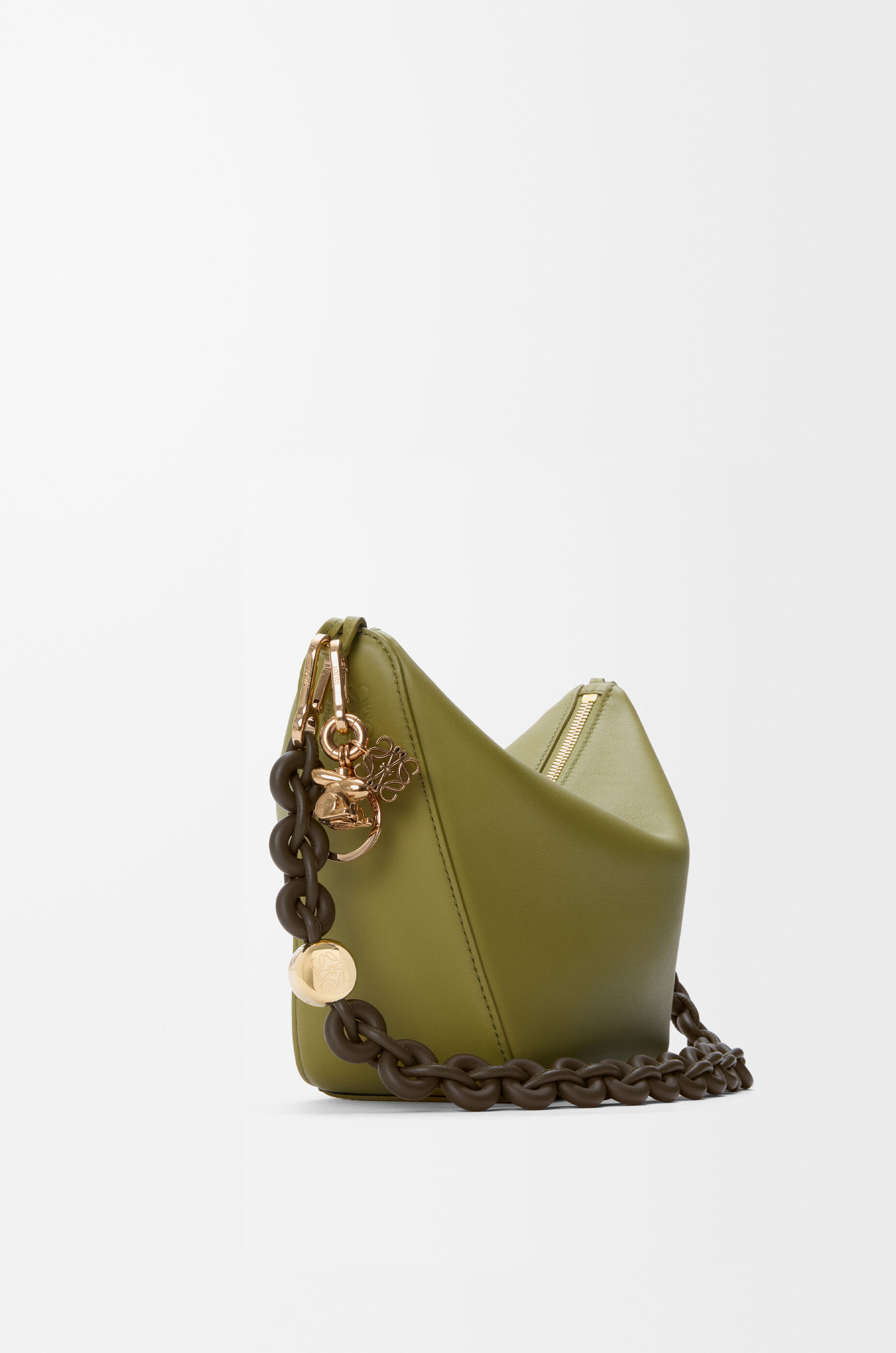 LOEWE Anagram keyring Gold