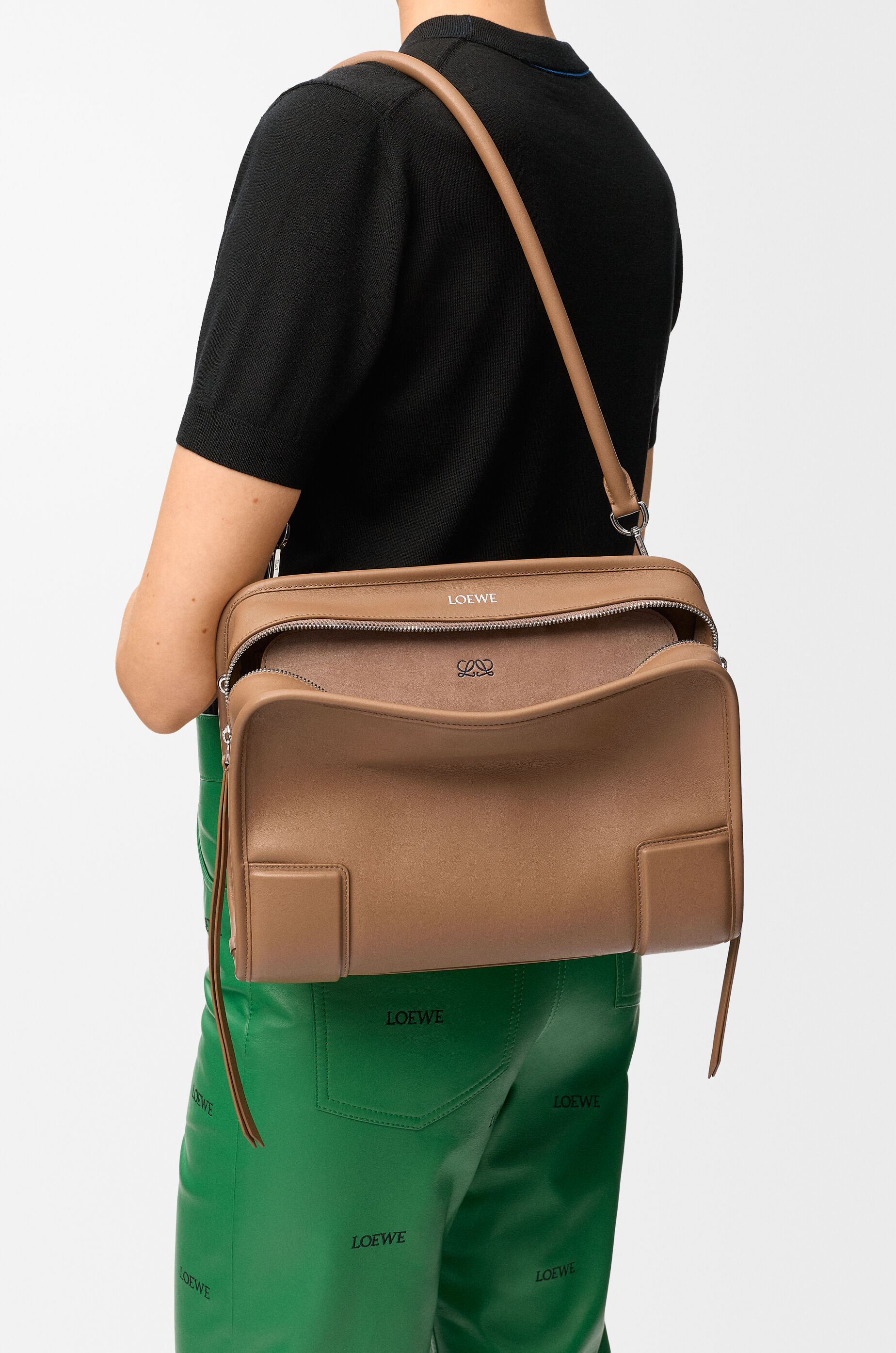 LOEWE Medium Amazona 180 bag in soft calfskin Mocha