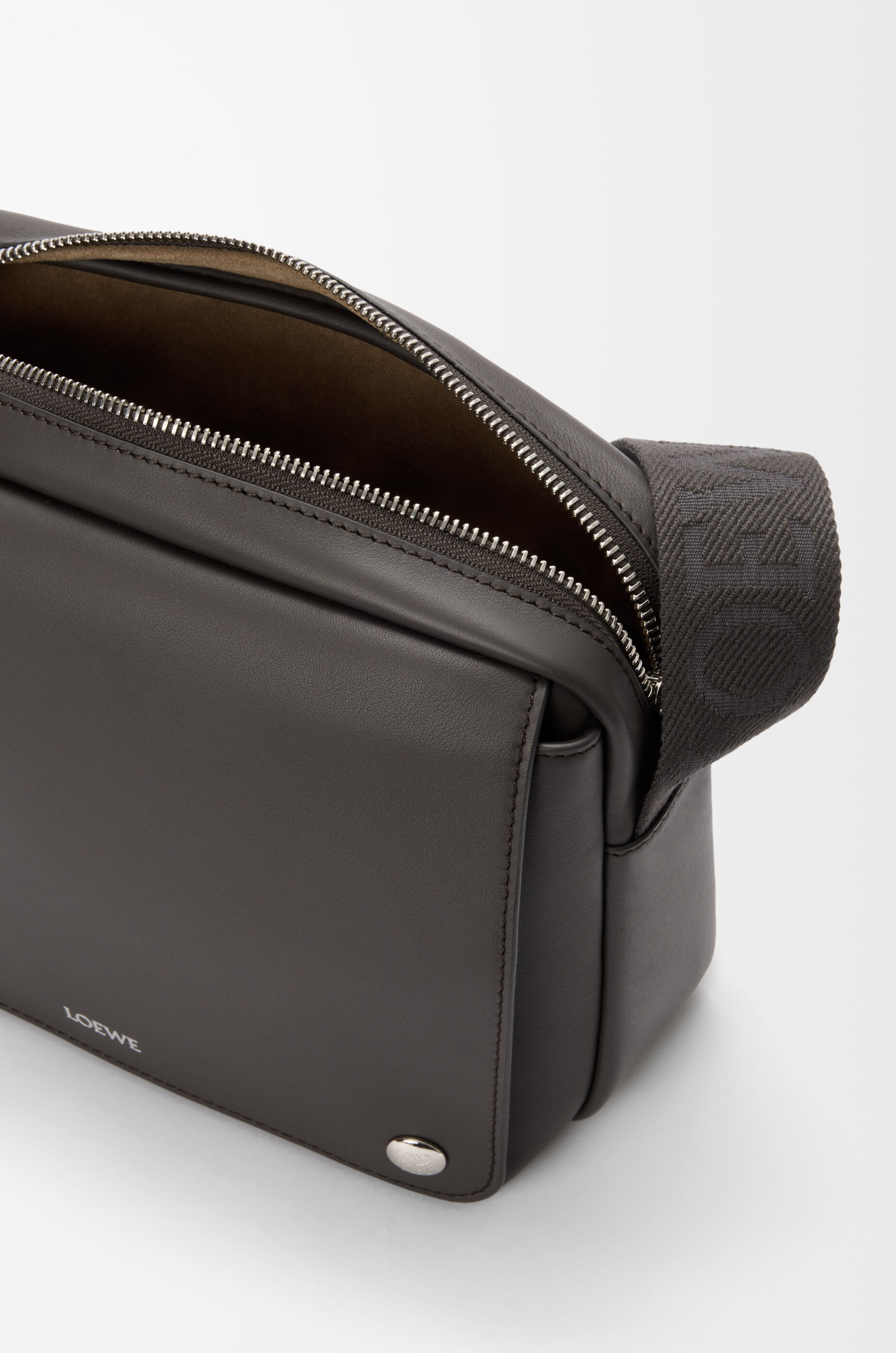 LOEWE Medium Pebble messenger bag in smooth calfskin Dark Grey