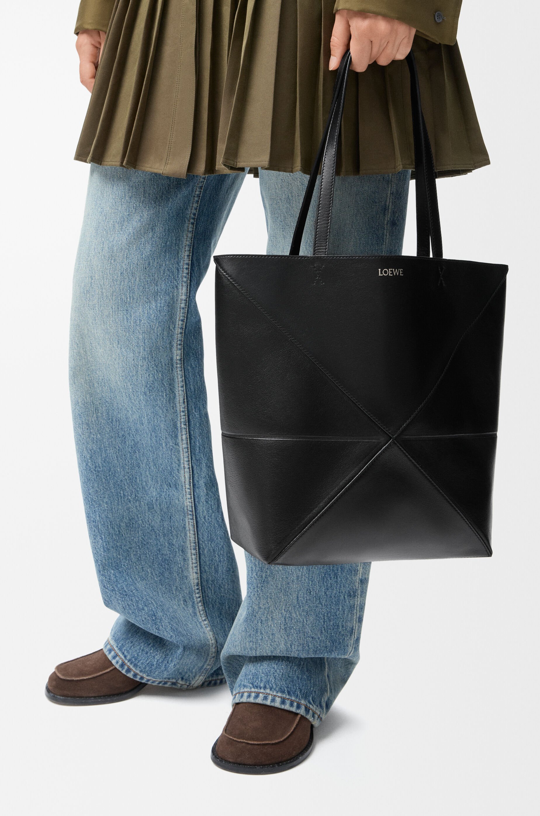 LOEWE Medium Puzzle Fold tote in shiny calfskin Black