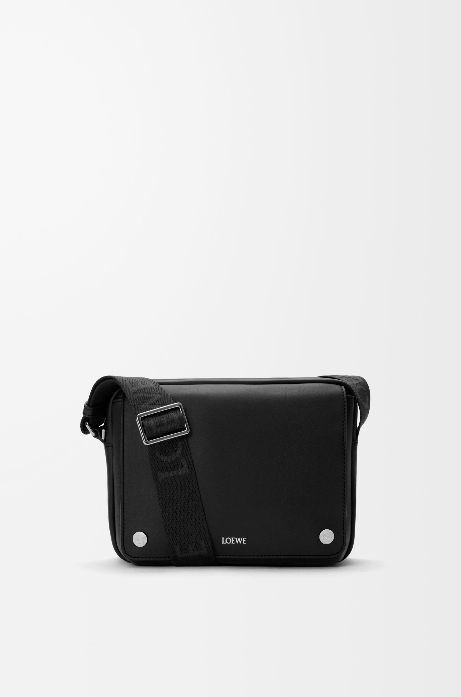 LOEWE Medium Pebble messenger bag in smooth calfskin Black