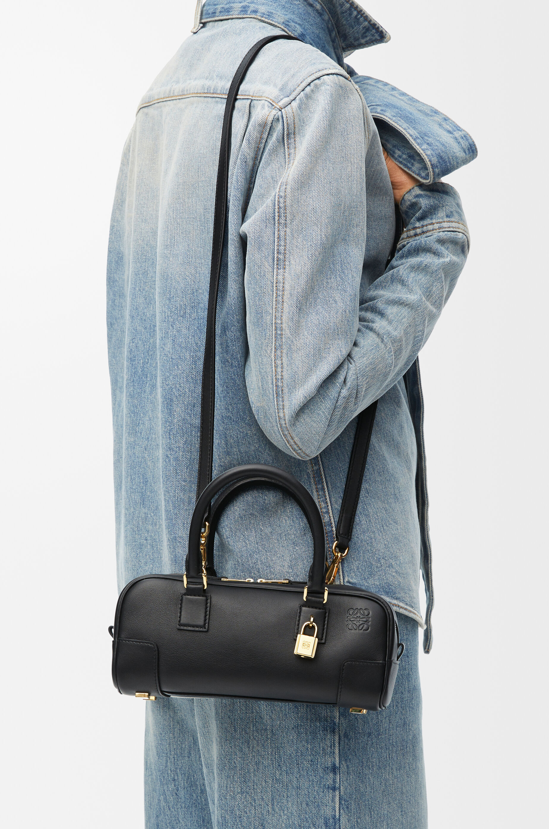LOEWE Amazona 23 cropped bag in nappa calfskin Black