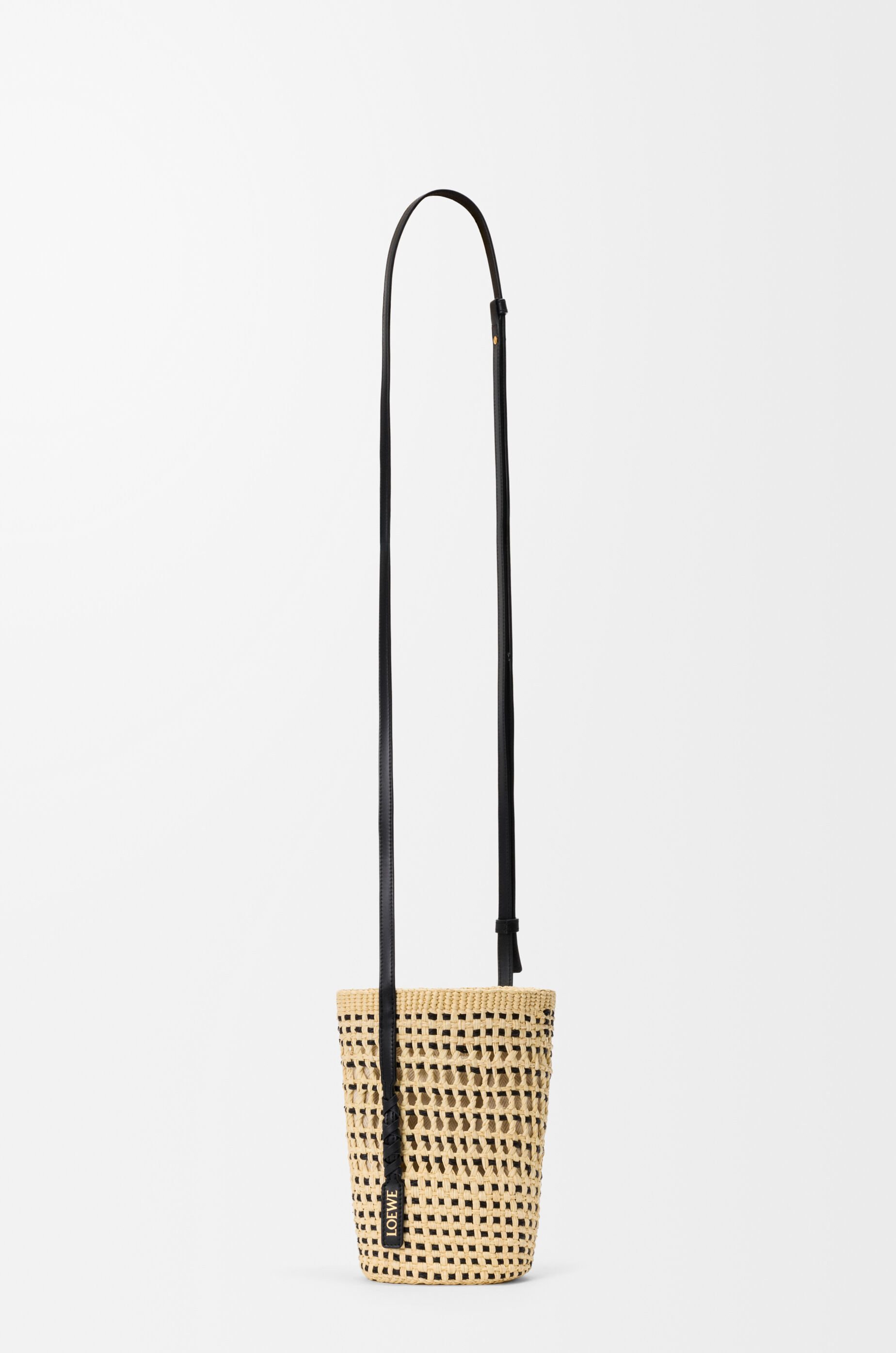 LOEWE Braid pocket in iraca palm and calfskin Natural/Black