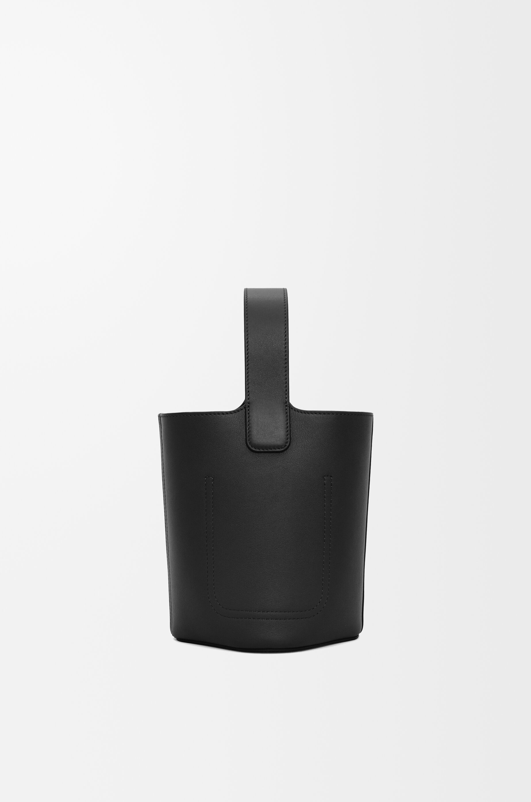 LOEWE Mini Pebble bucket in smooth calfskin Black