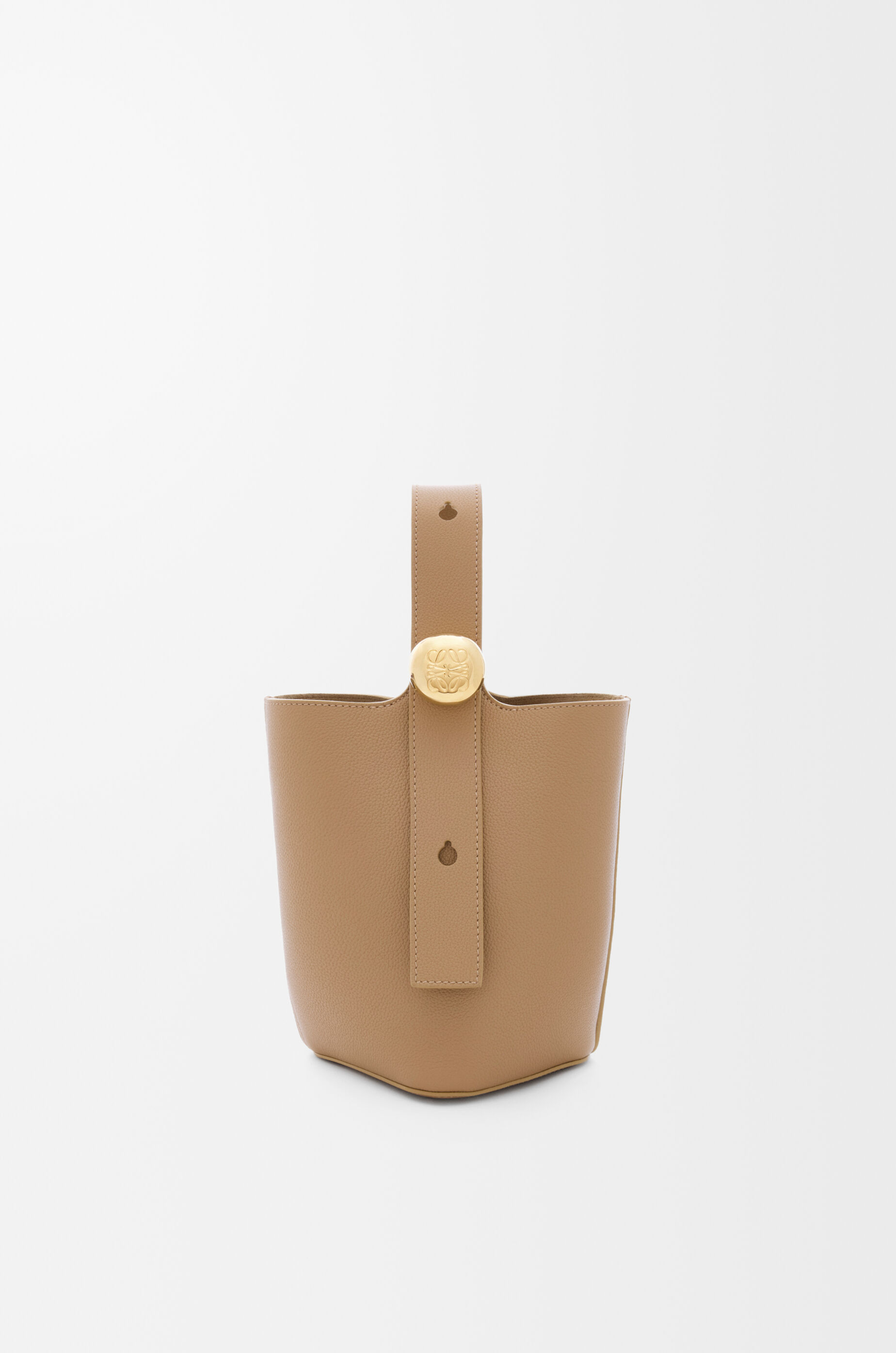 LOEWE Mini Pebble bucket in soft grained calfskin Latte