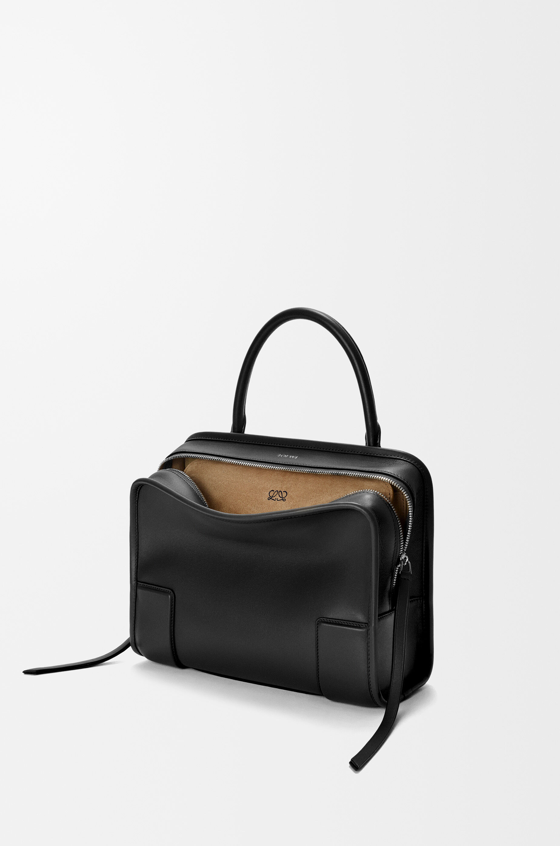 LOEWE Medium Amazona 180 bag in soft calfskin Black