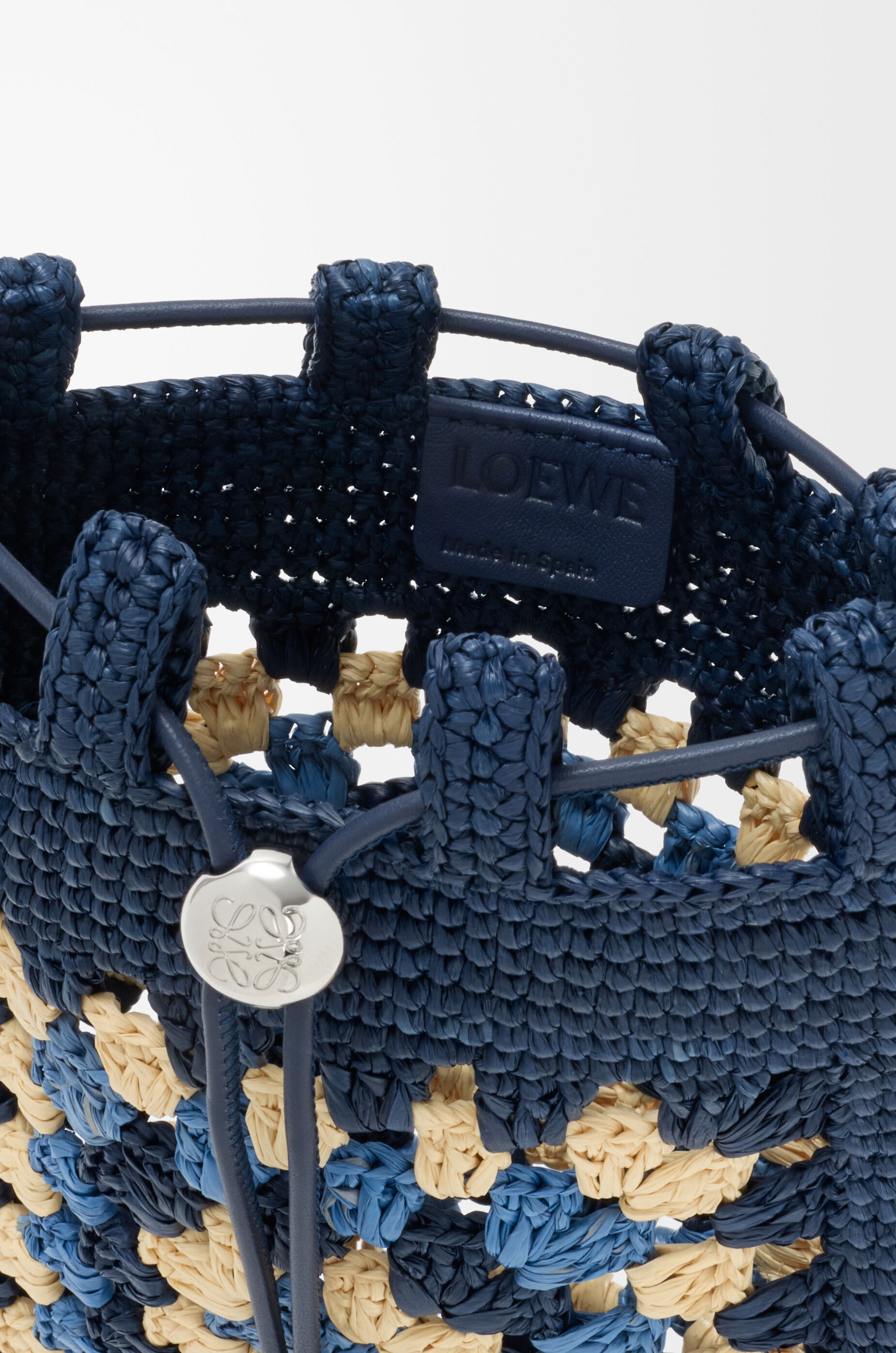 LOEWE Drawstring pocket in classic calfskin and raffia Navy/Sky Blue