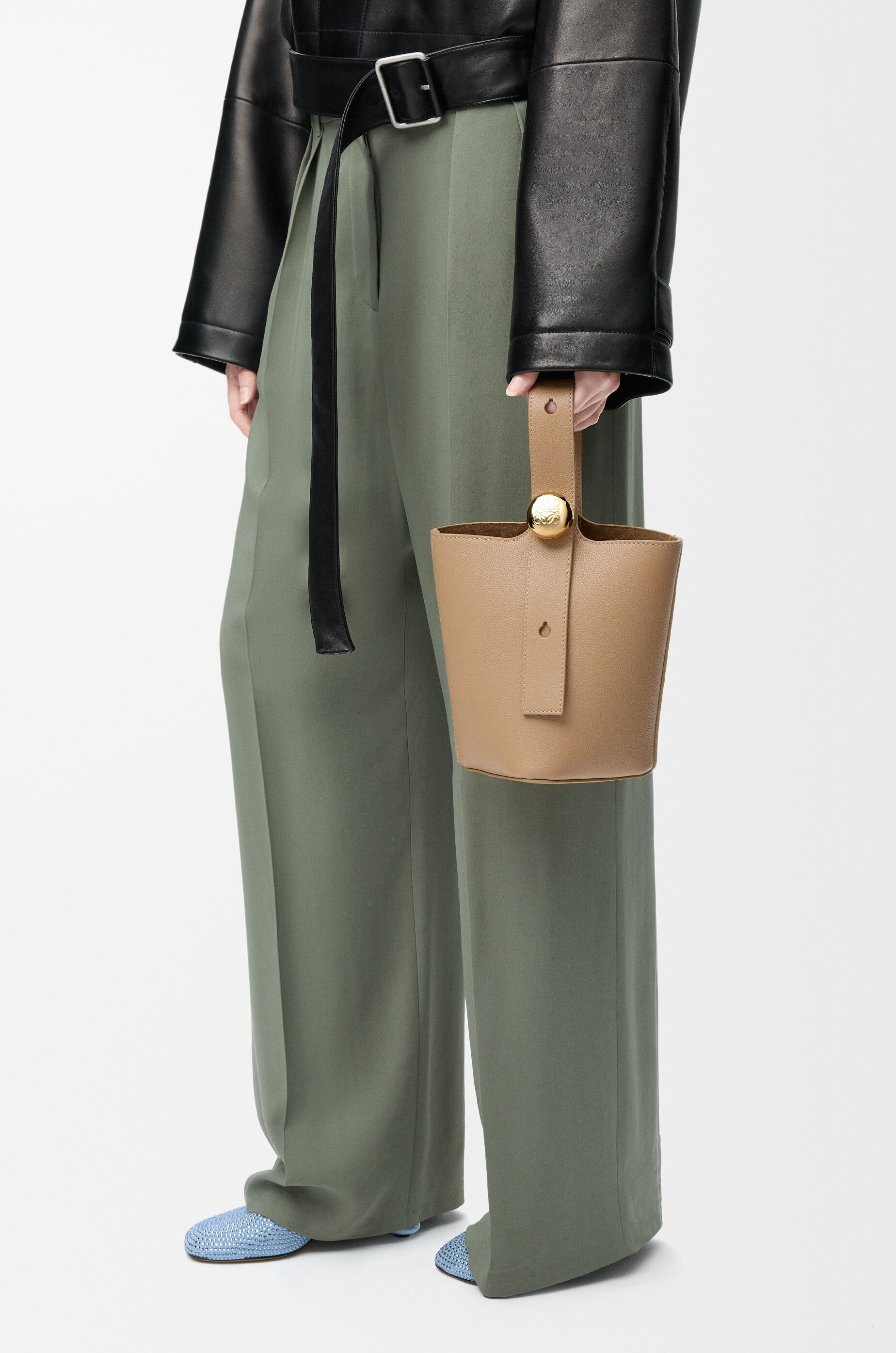 LOEWE Mini Pebble bucket in soft grained calfskin Latte
