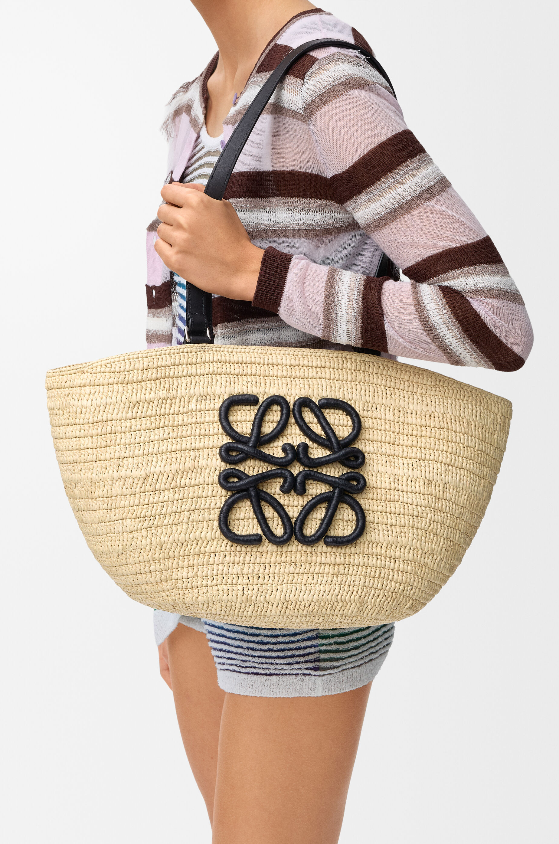LOEWE Medium Eclipse basket in raffia and calfskin Natural/Black