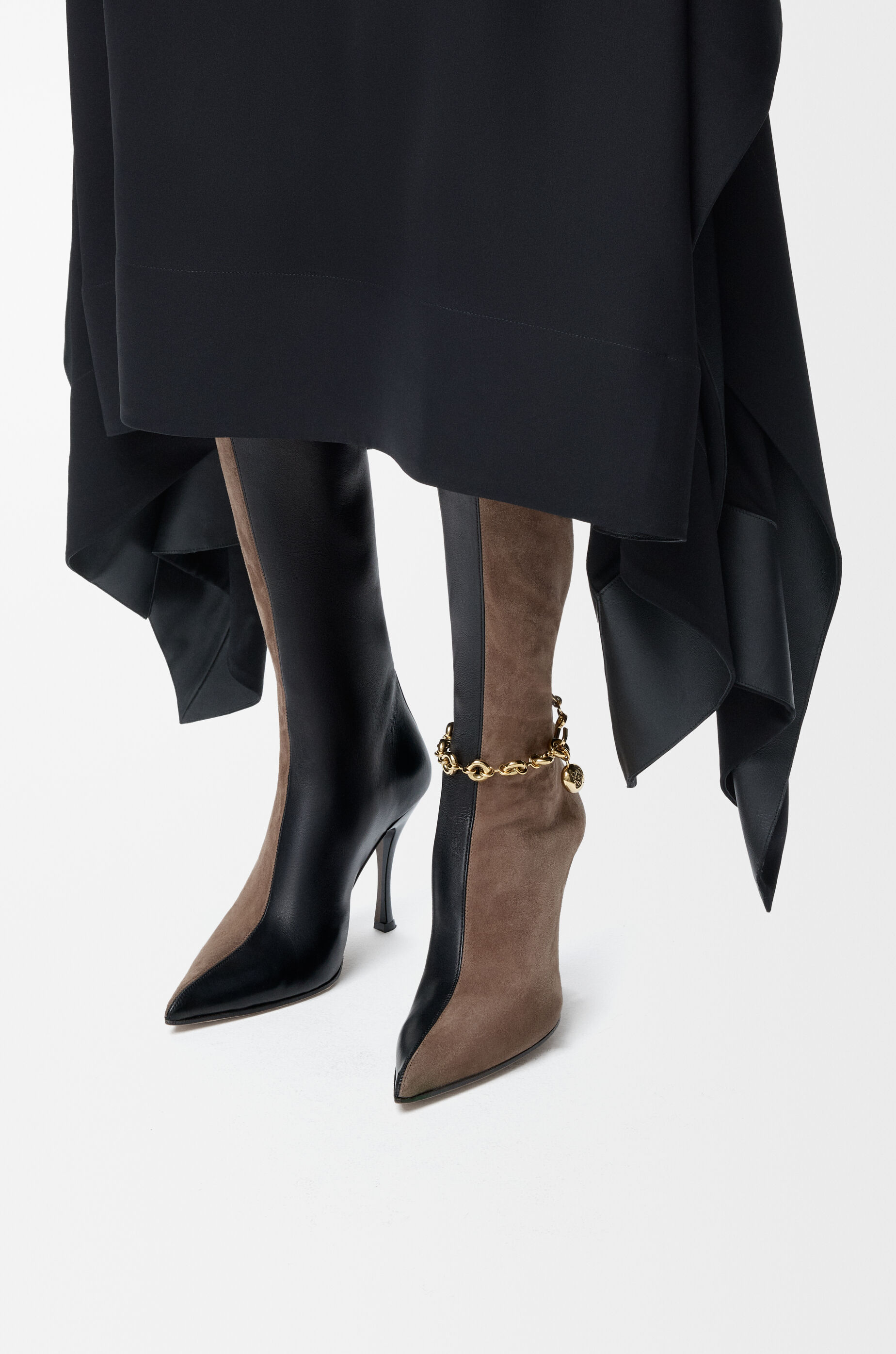 LOEWE New Comic boot in stretch lambskin and suede Black/Cigar