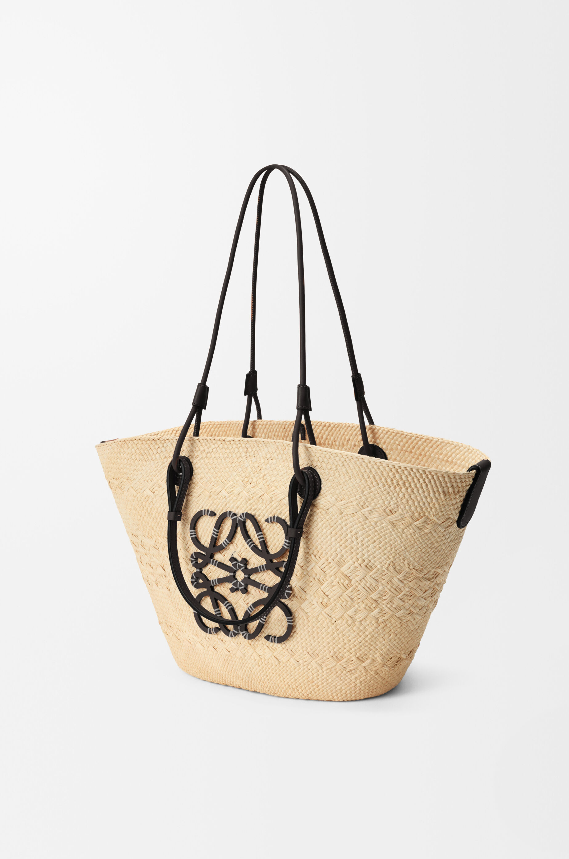 LOEWE Medium Anagram Basket bag in iraca palm and calfskin Natural/Black