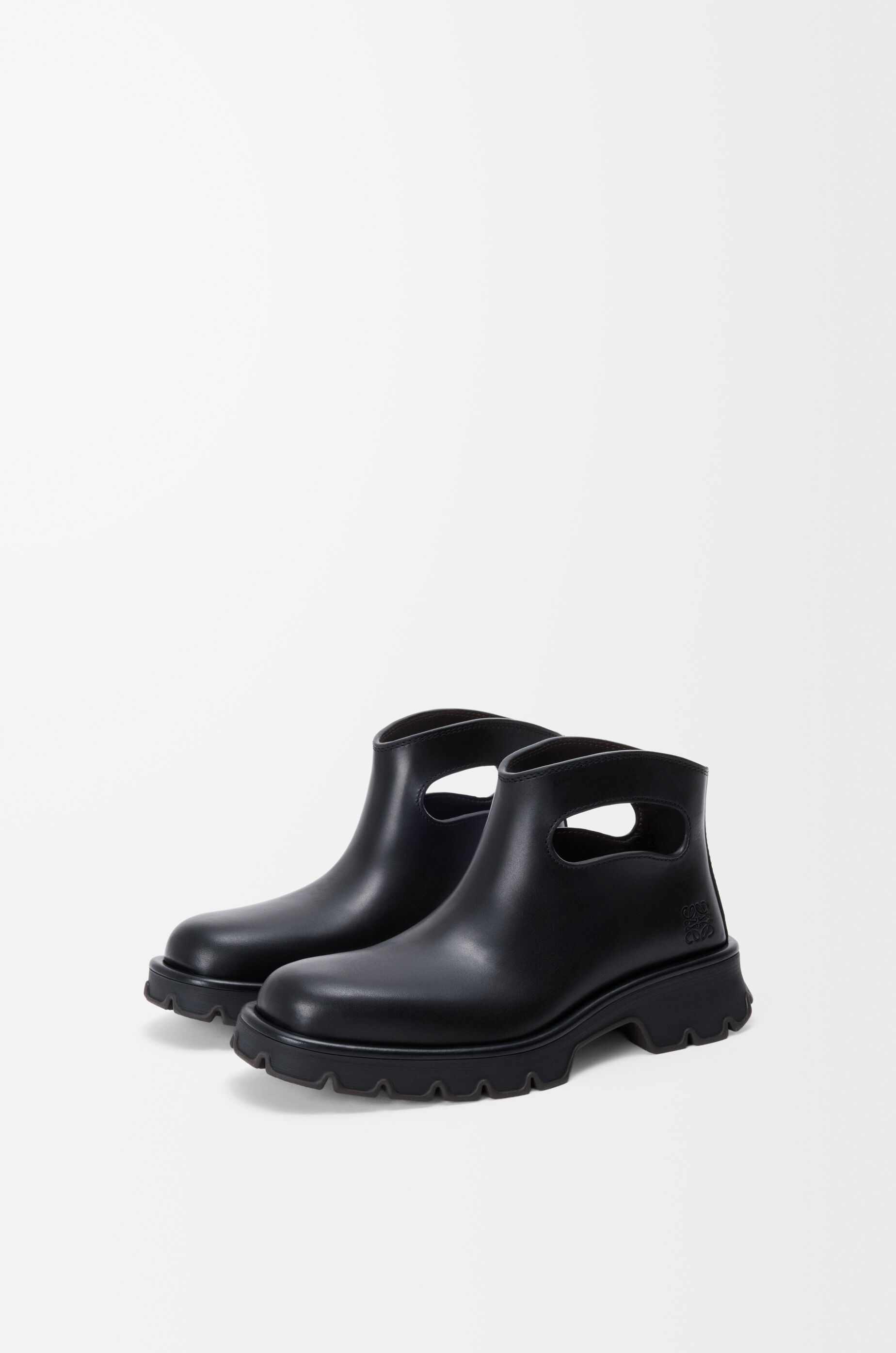 LOEWE Bobby bootie in vegetable-tanned calfskin Black