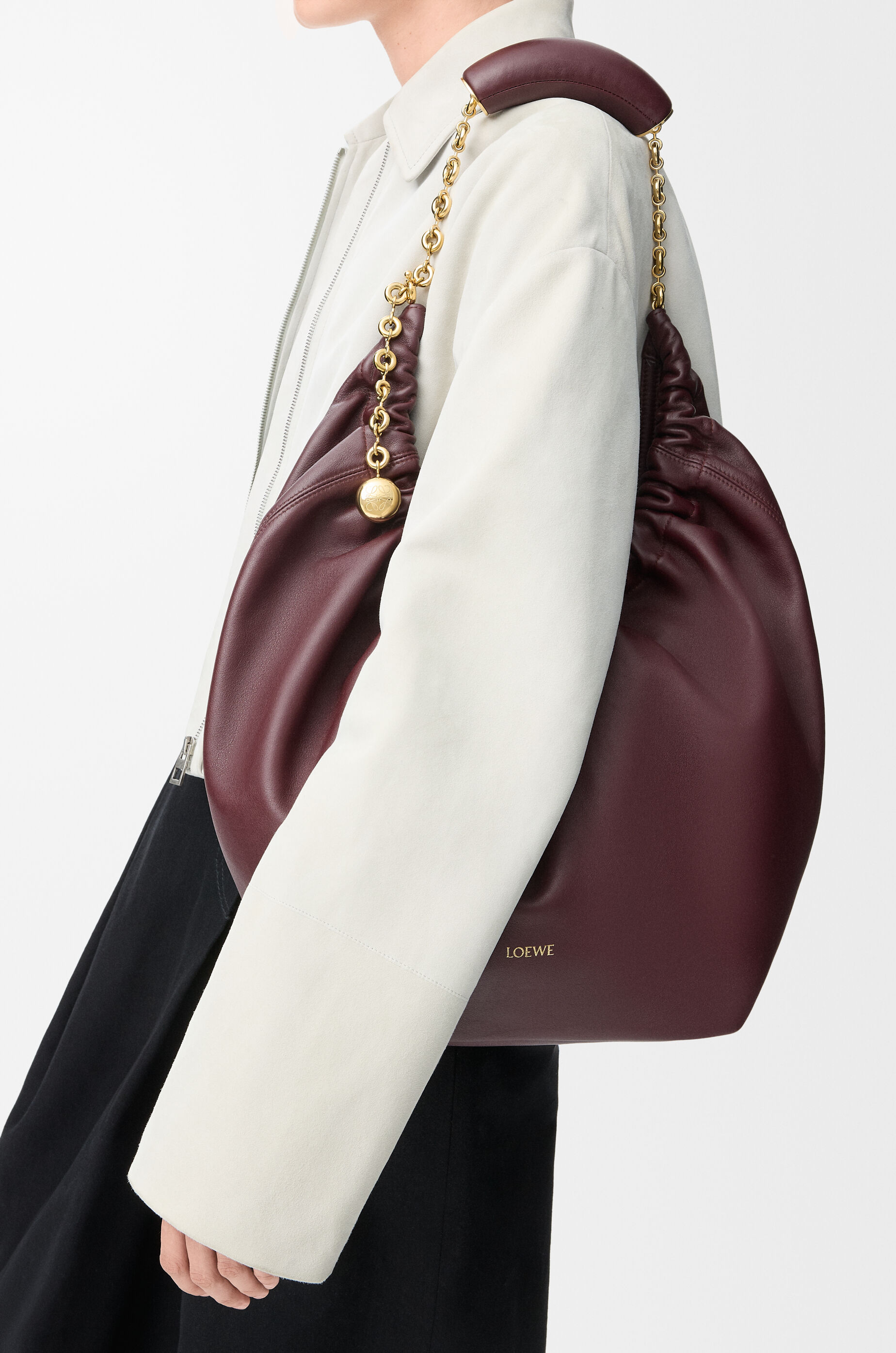 LOEWE Medium Squeeze bag in mellow nappa lambskin Dark Burgundy