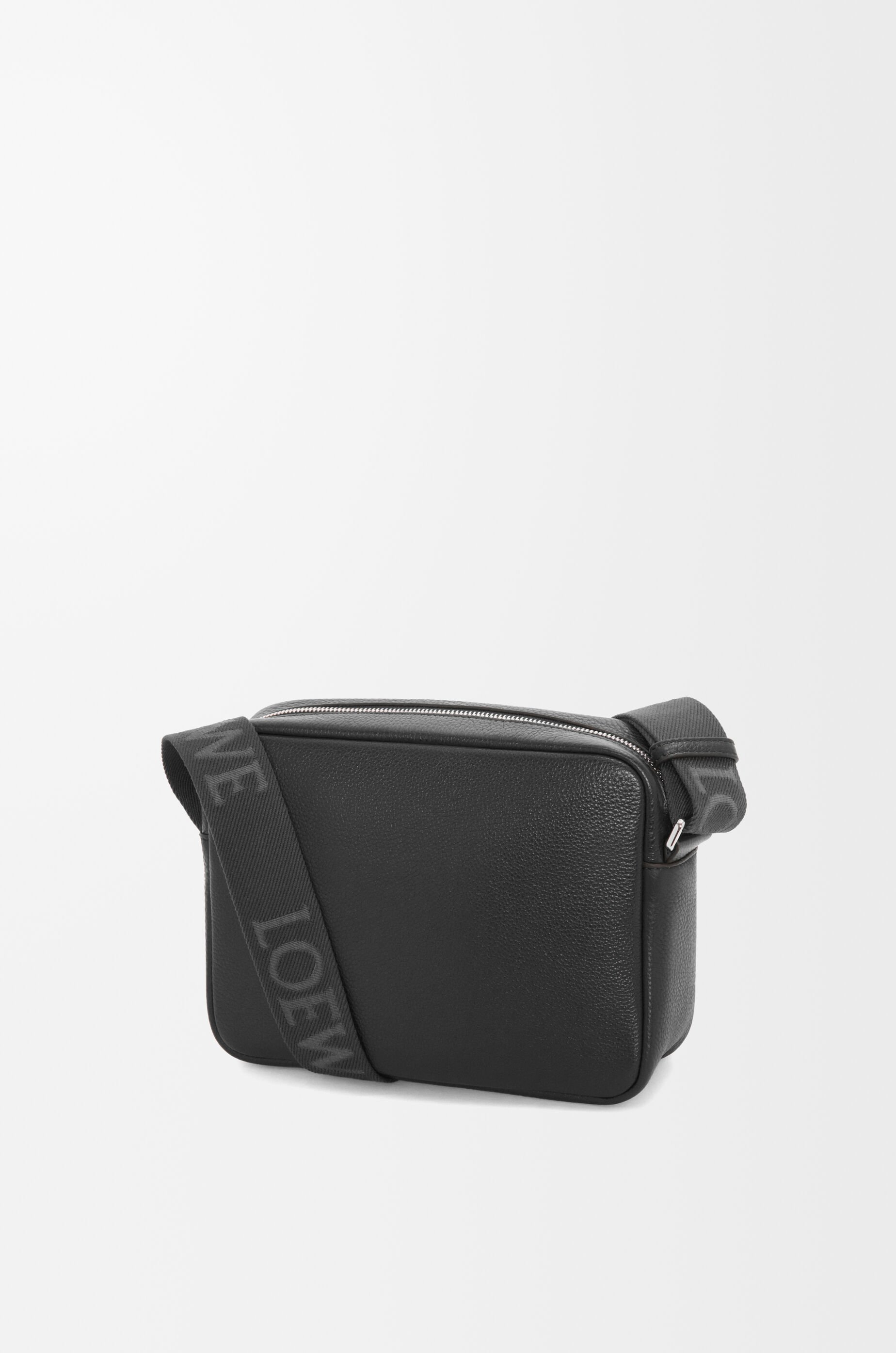 LOEWE Medium Pebble messenger bag in supple grained calfskin Black