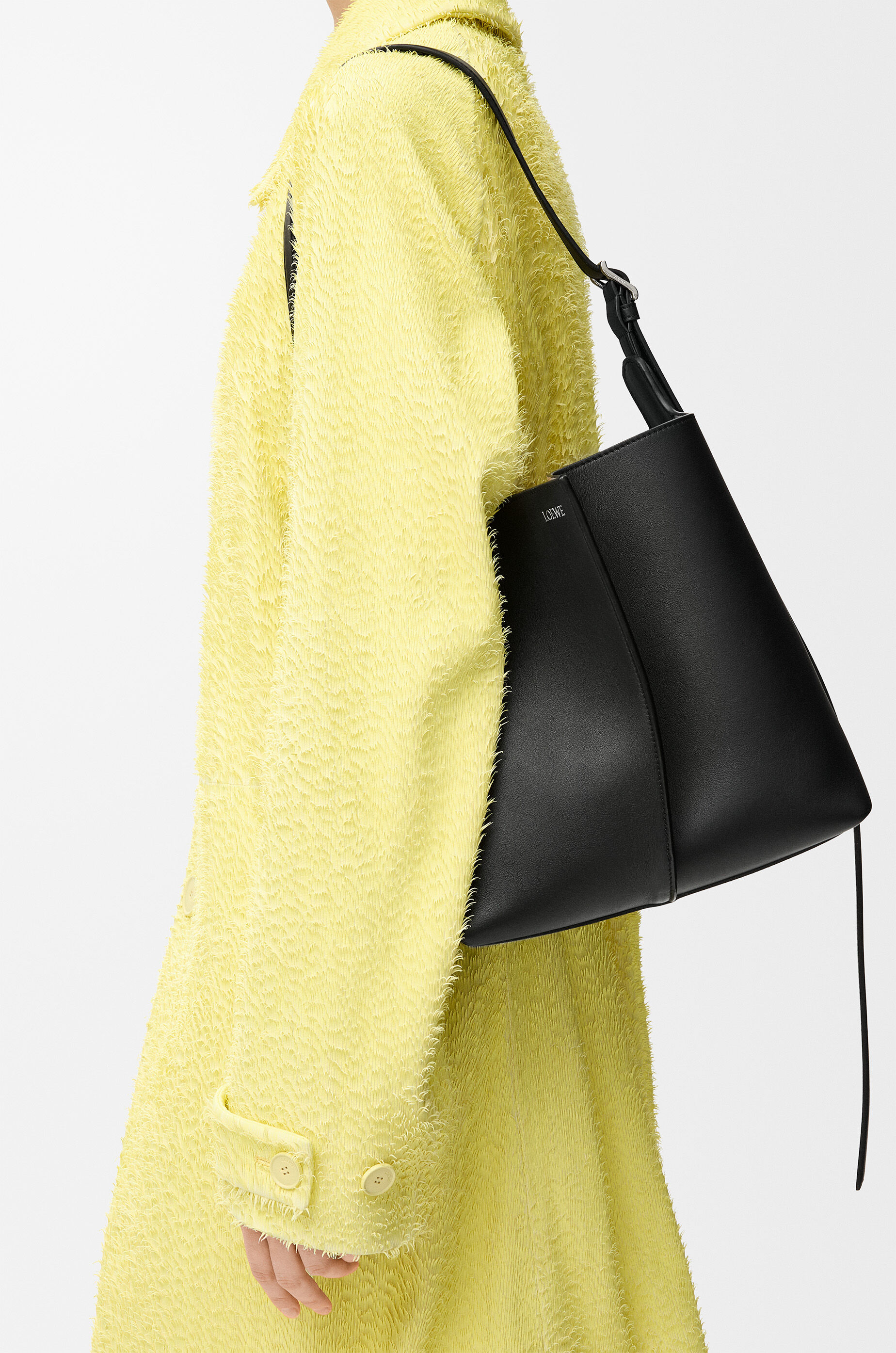 LOEWE Medium Bilbao bucket in smooth calfskin Black