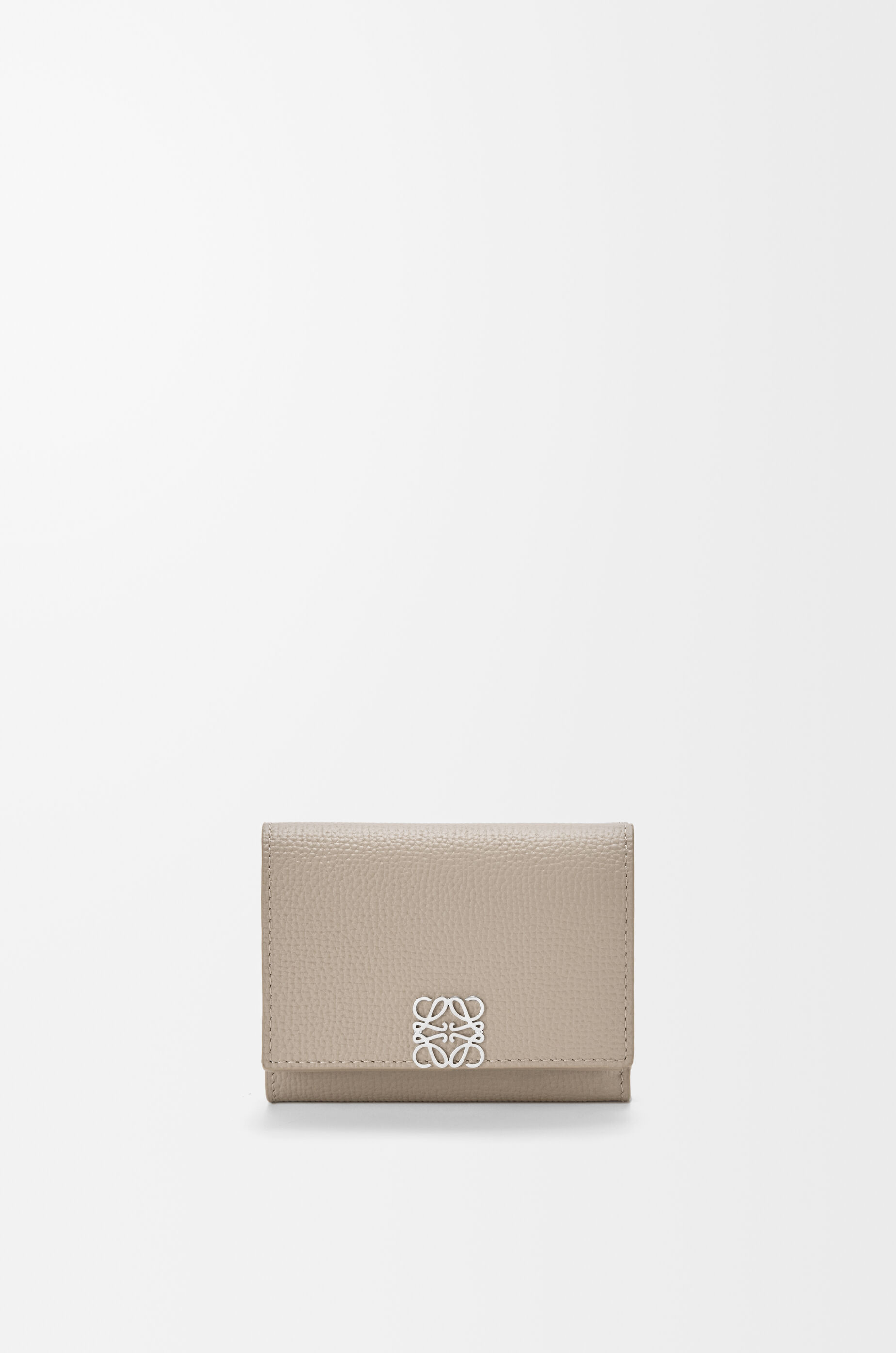 LOEWE Anagram trifold wallet in pebble grained calfskin Clay