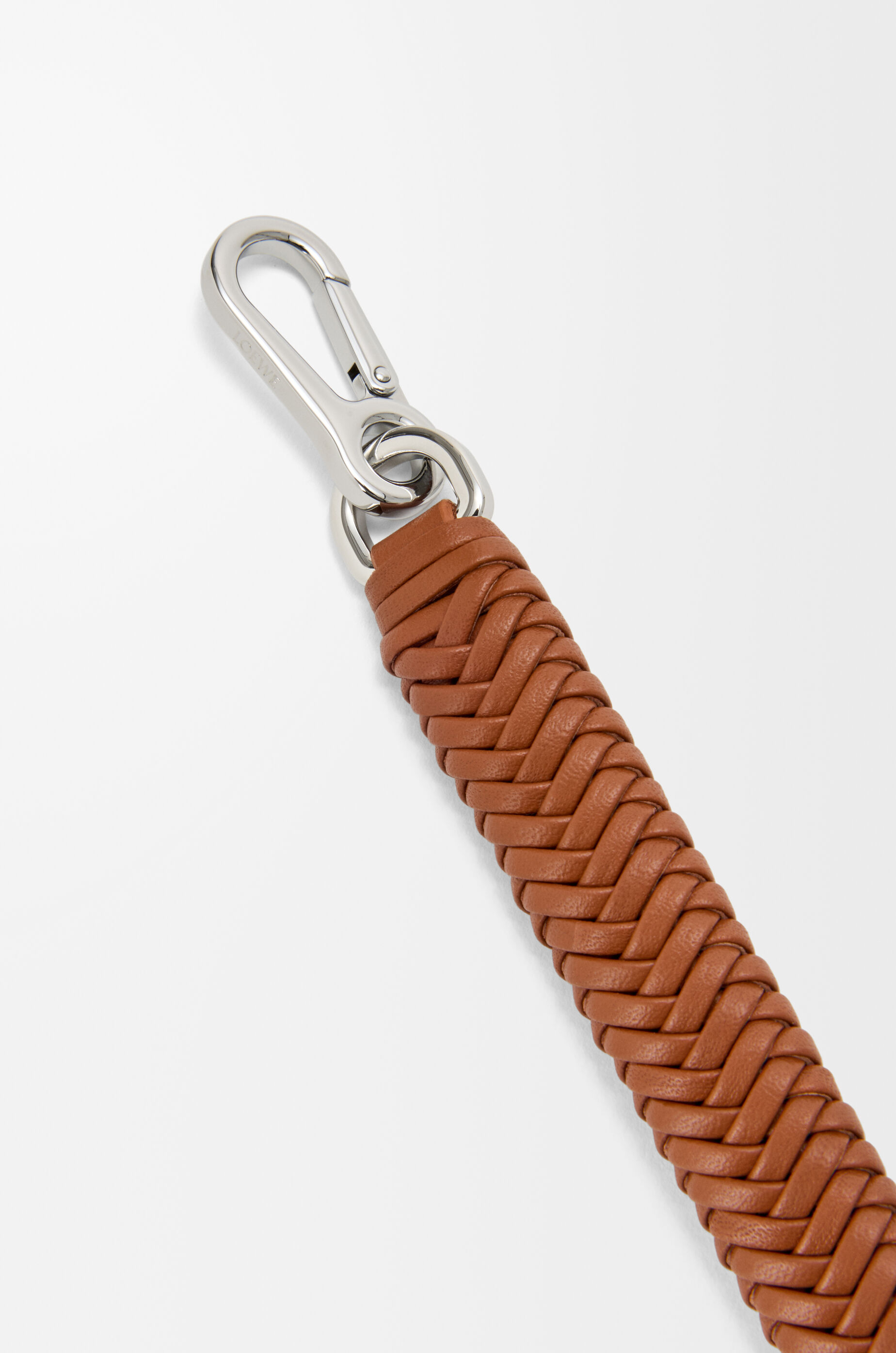 LOEWE Arrow short strap in classic calfskin Squirrel
