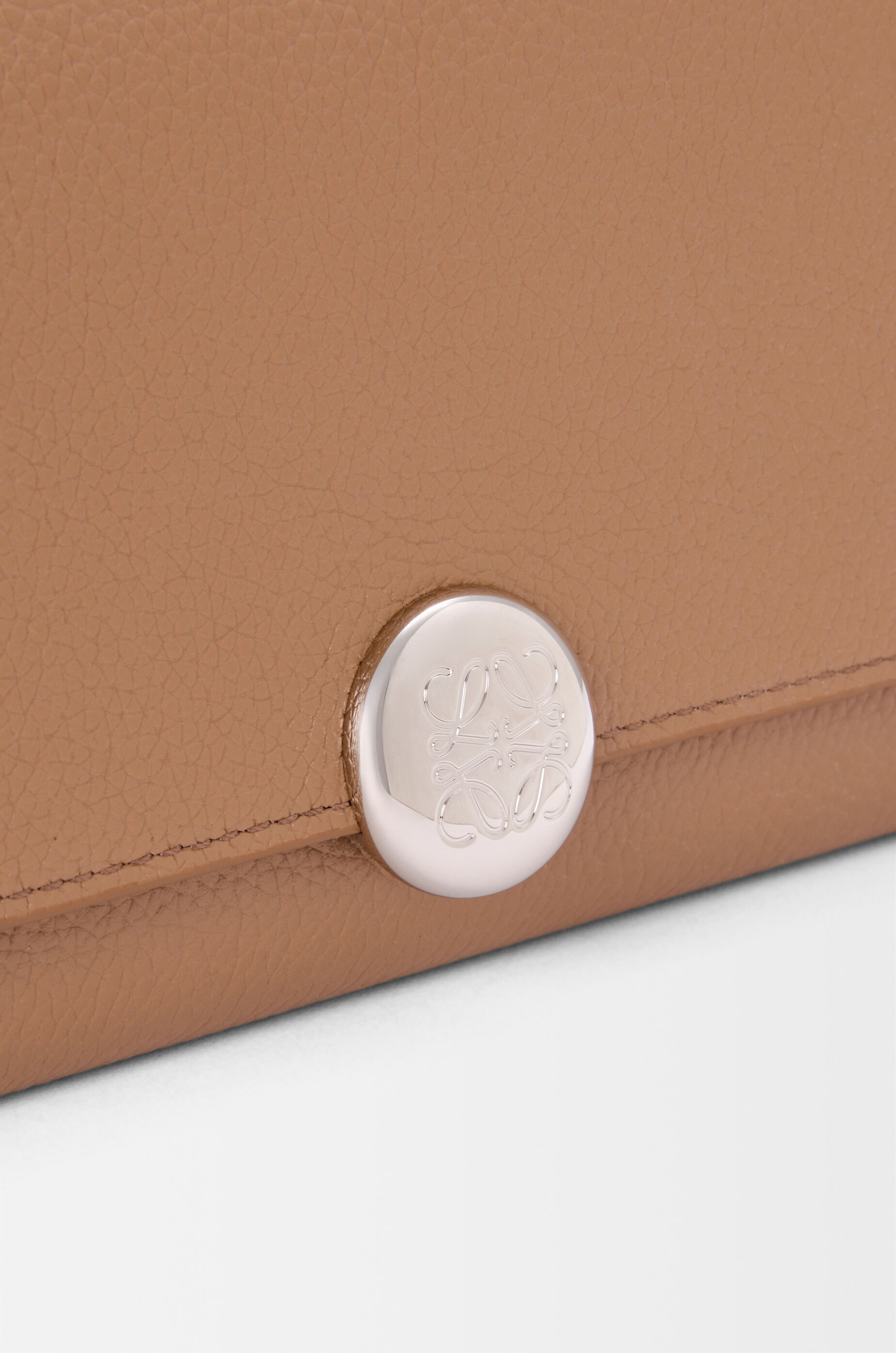 LOEWE Pebble continental wallet in pebble grained calfskin Mocha