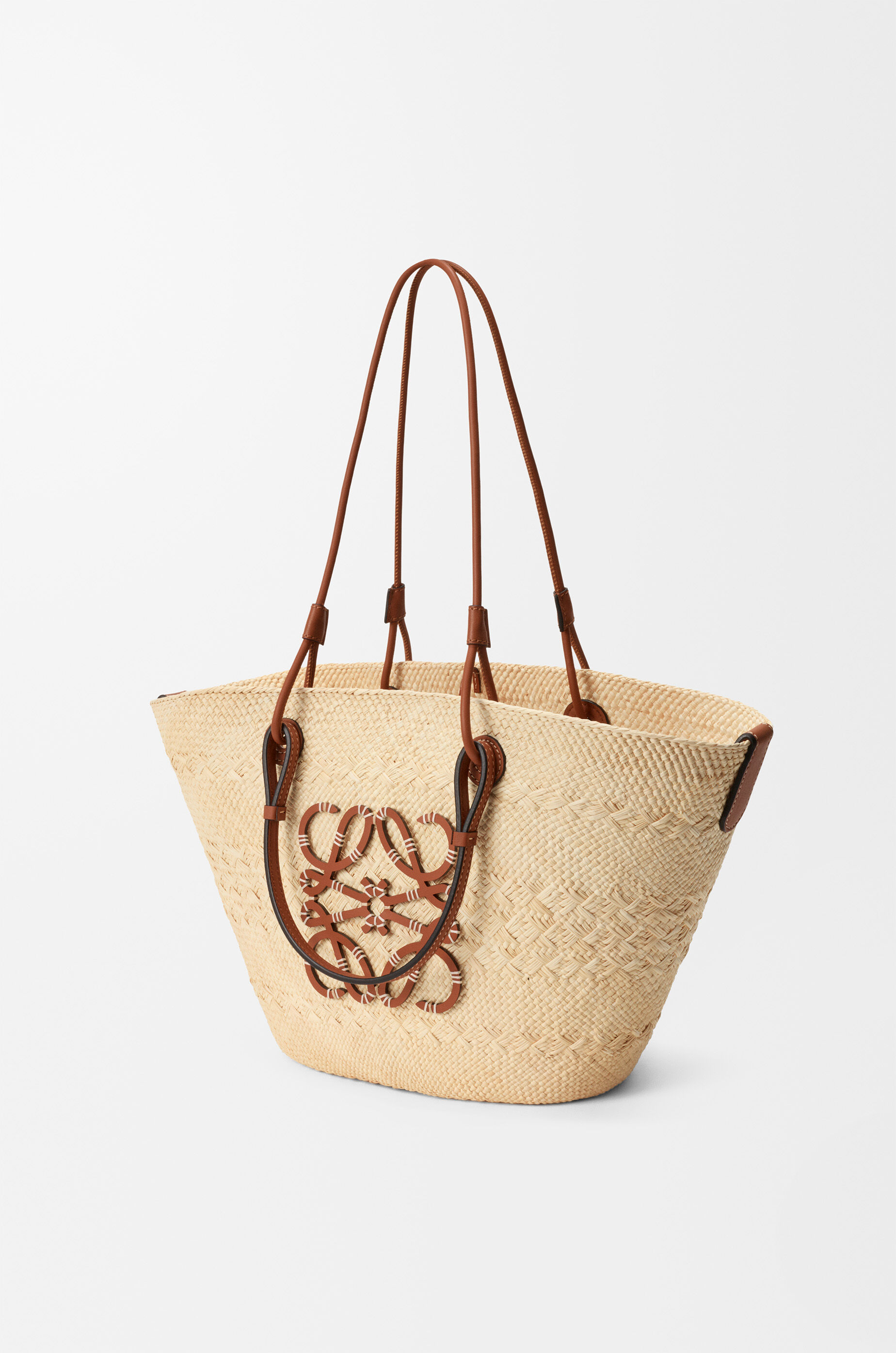 LOEWE Medium Anagram Basket bag in iraca palm and calfskin Natural/Tan