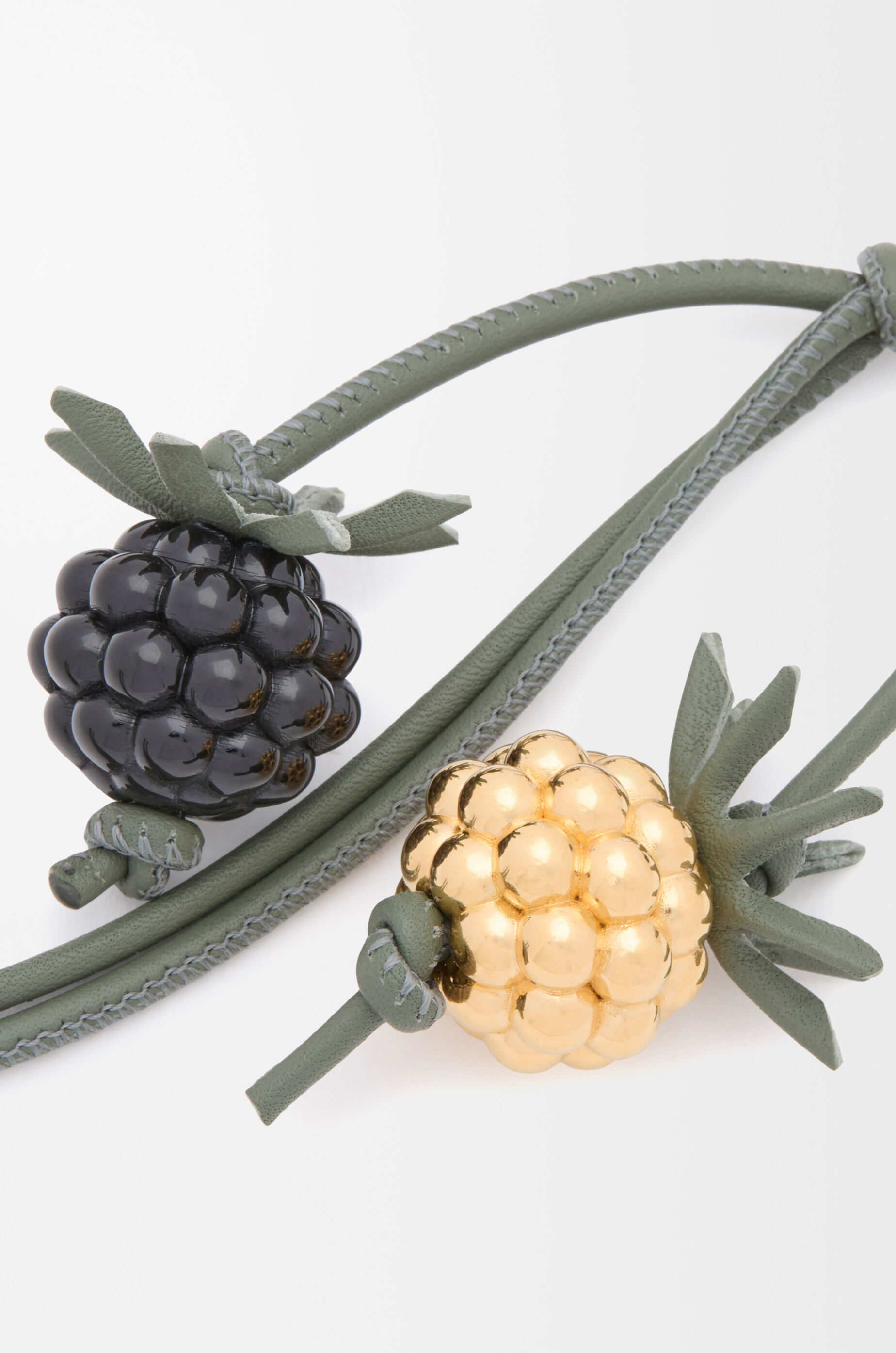 LOEWE Berry charm in classic calfskin Black/Green