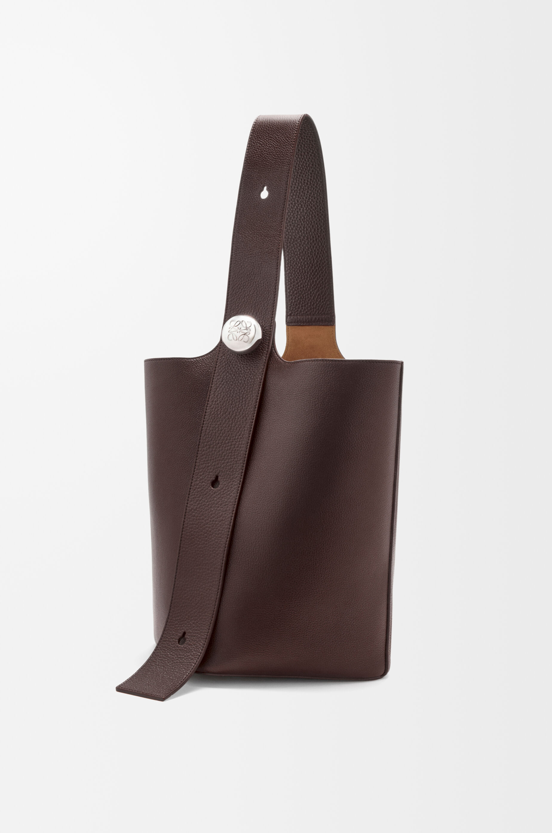 LOEWE Large Pebble bucket in supple grained calfskin Oxblood