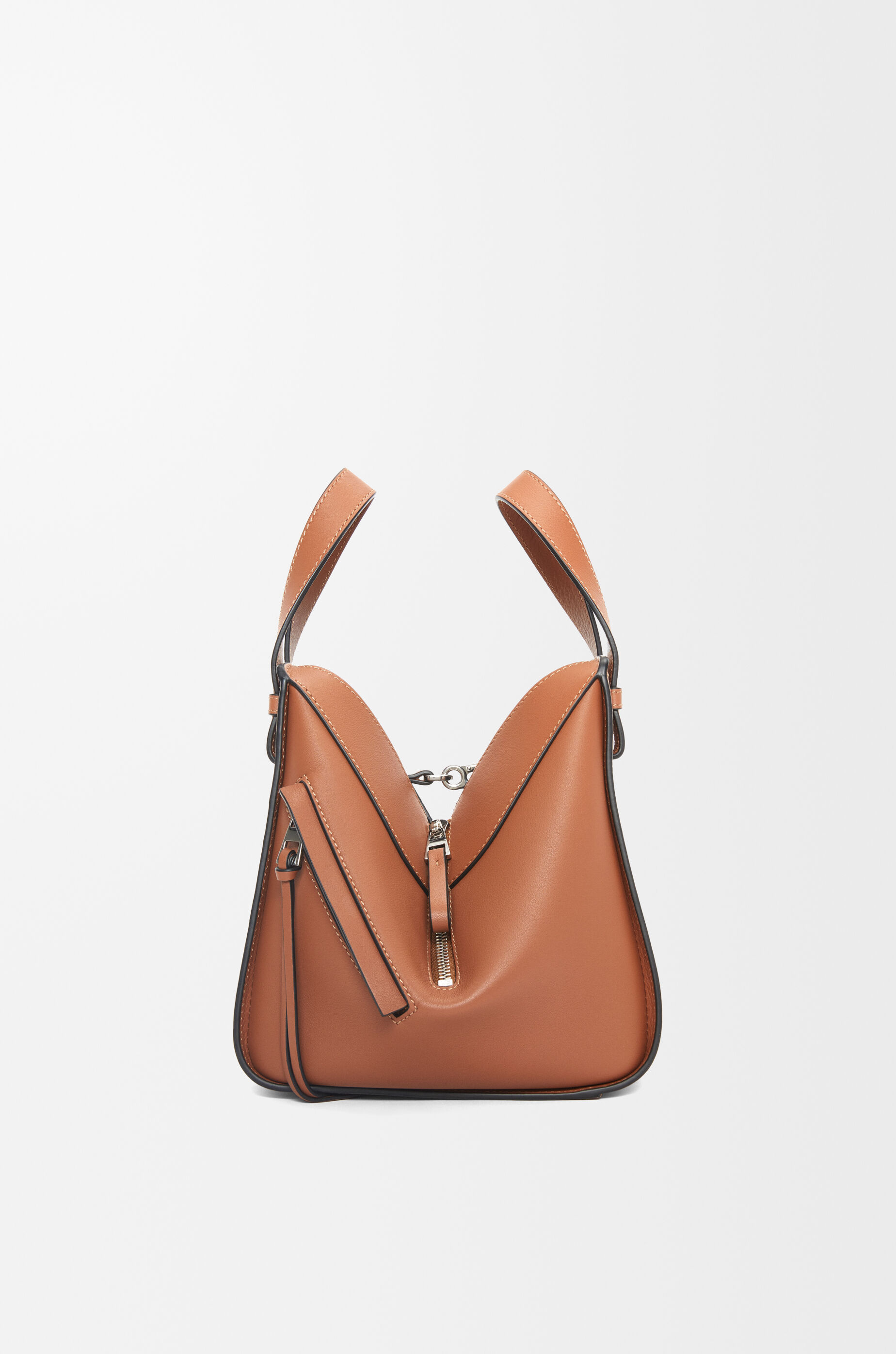 LOEWE Compact Hammock bag in classic calfskin Tan