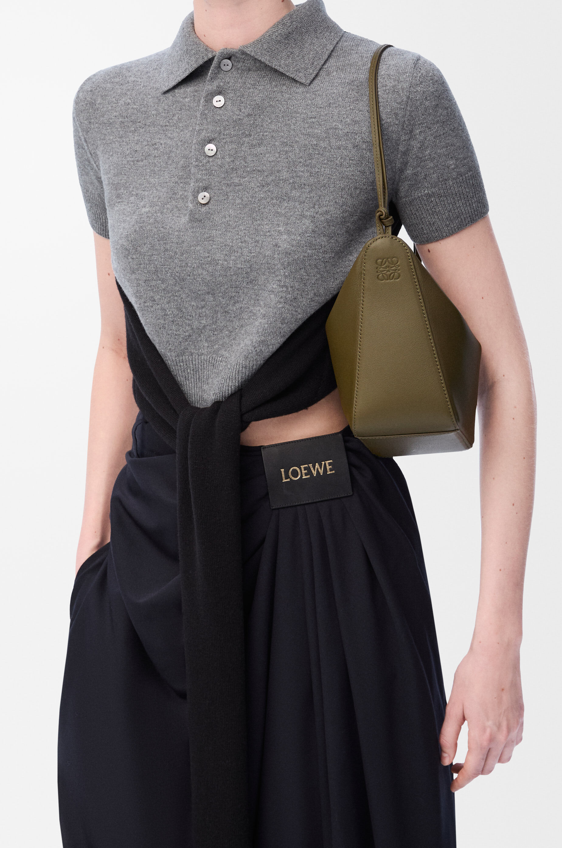 LOEWE Mini Hammock hobo in classic calfskin Dark Khaki