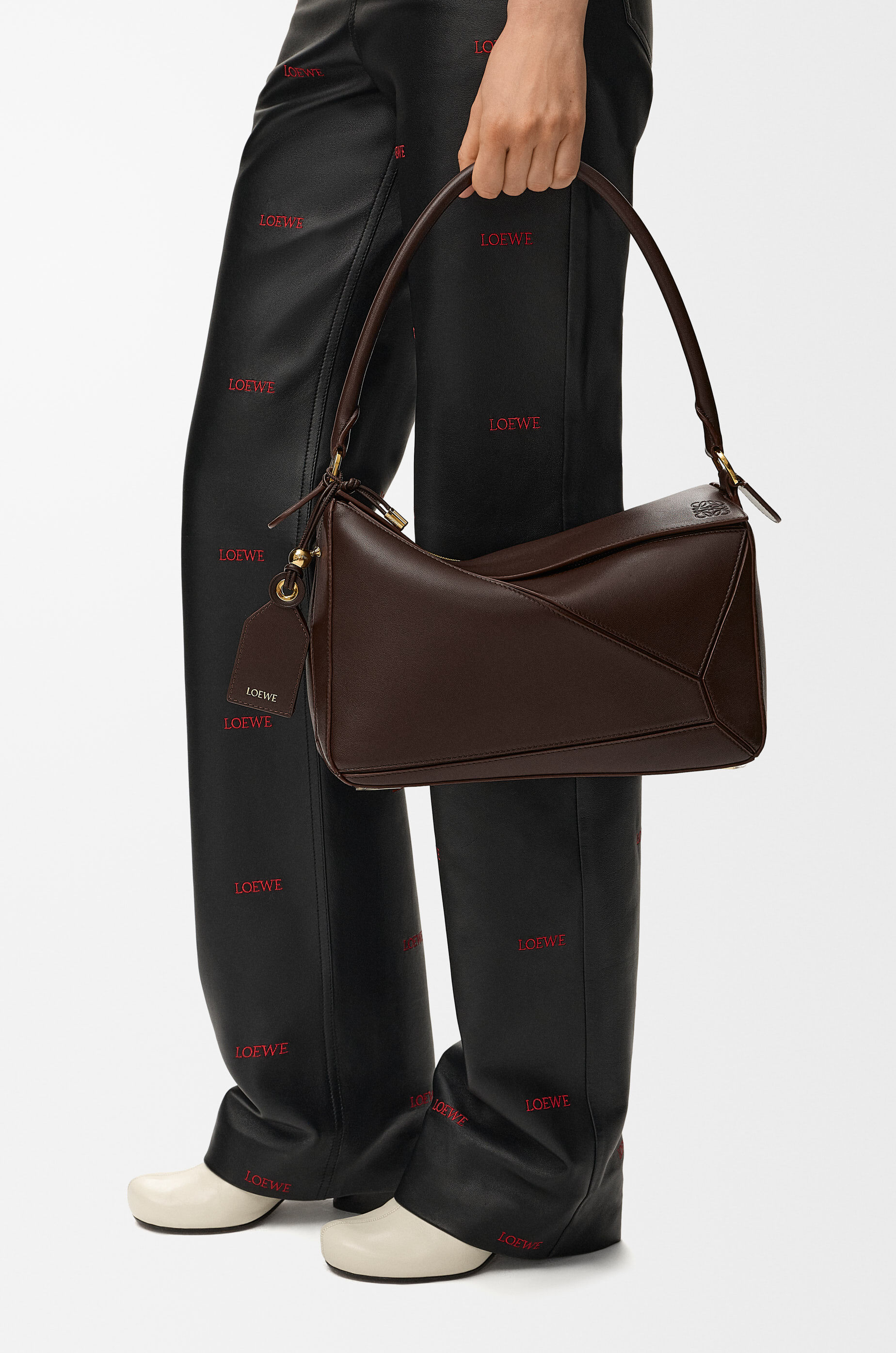 LOEWE Medium Featherlight Puzzle bag in nappa lambskin Dark Chestnut