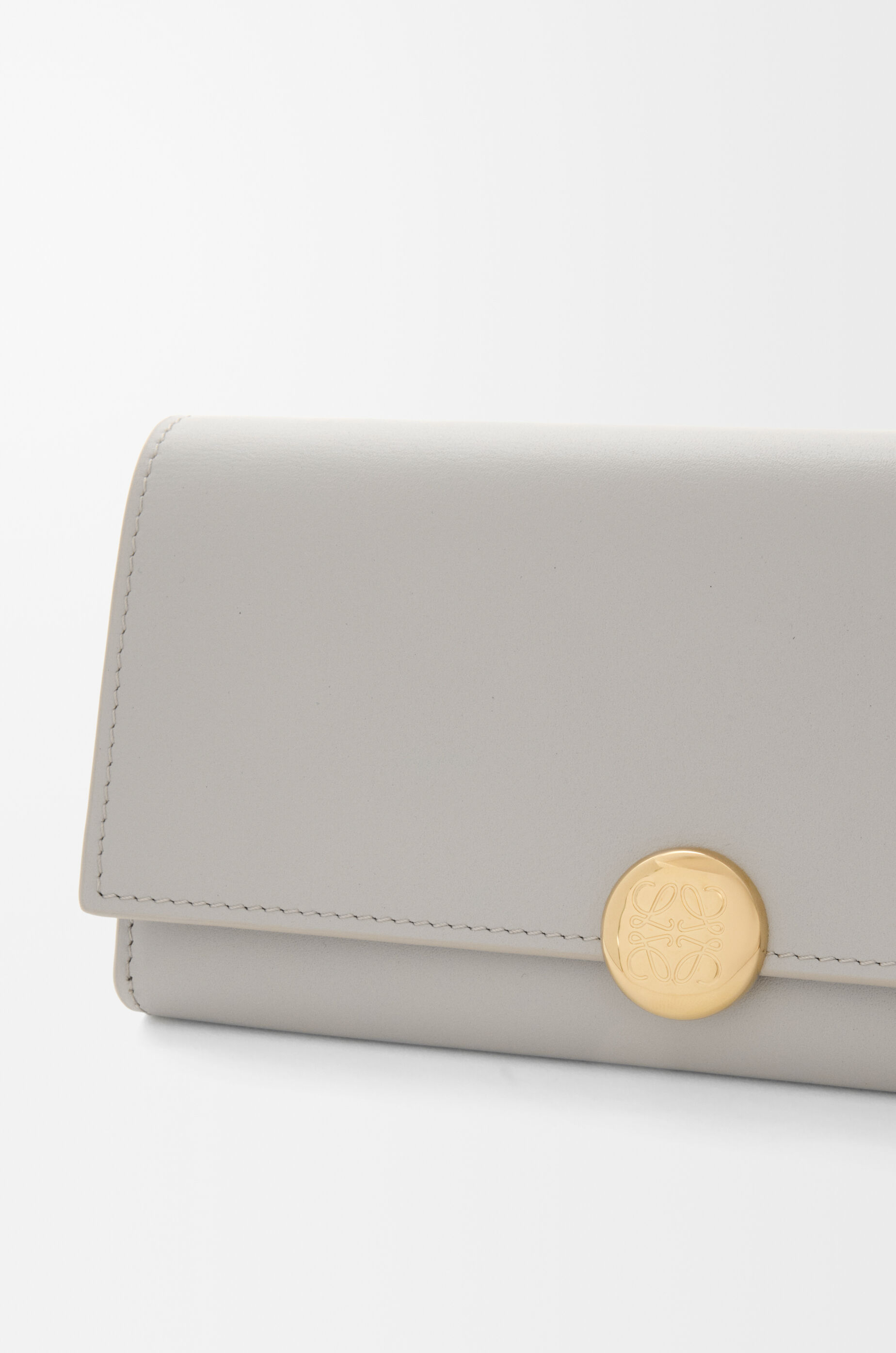 LOEWE Pebble continental wallet in shiny nappa calfskin Shell Grey