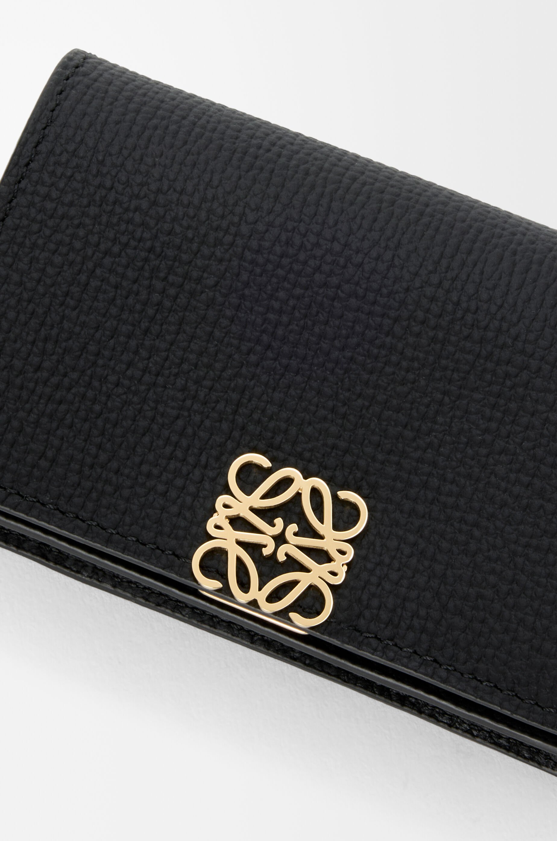 LOEWE Anagram business cardholder in pebble grained calfskin Black/Gold