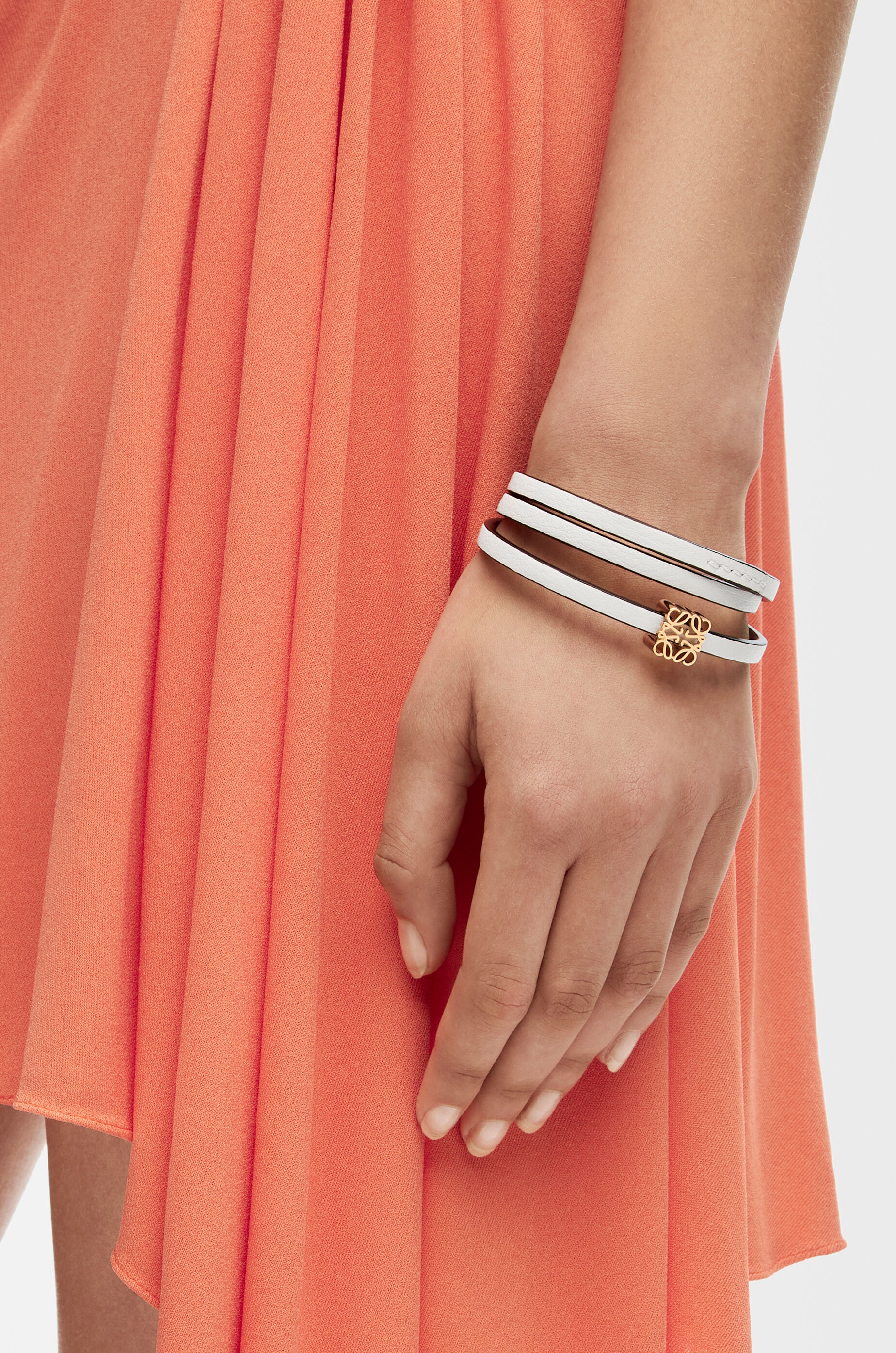 LOEWE Twist bangle in calfskin Soft White