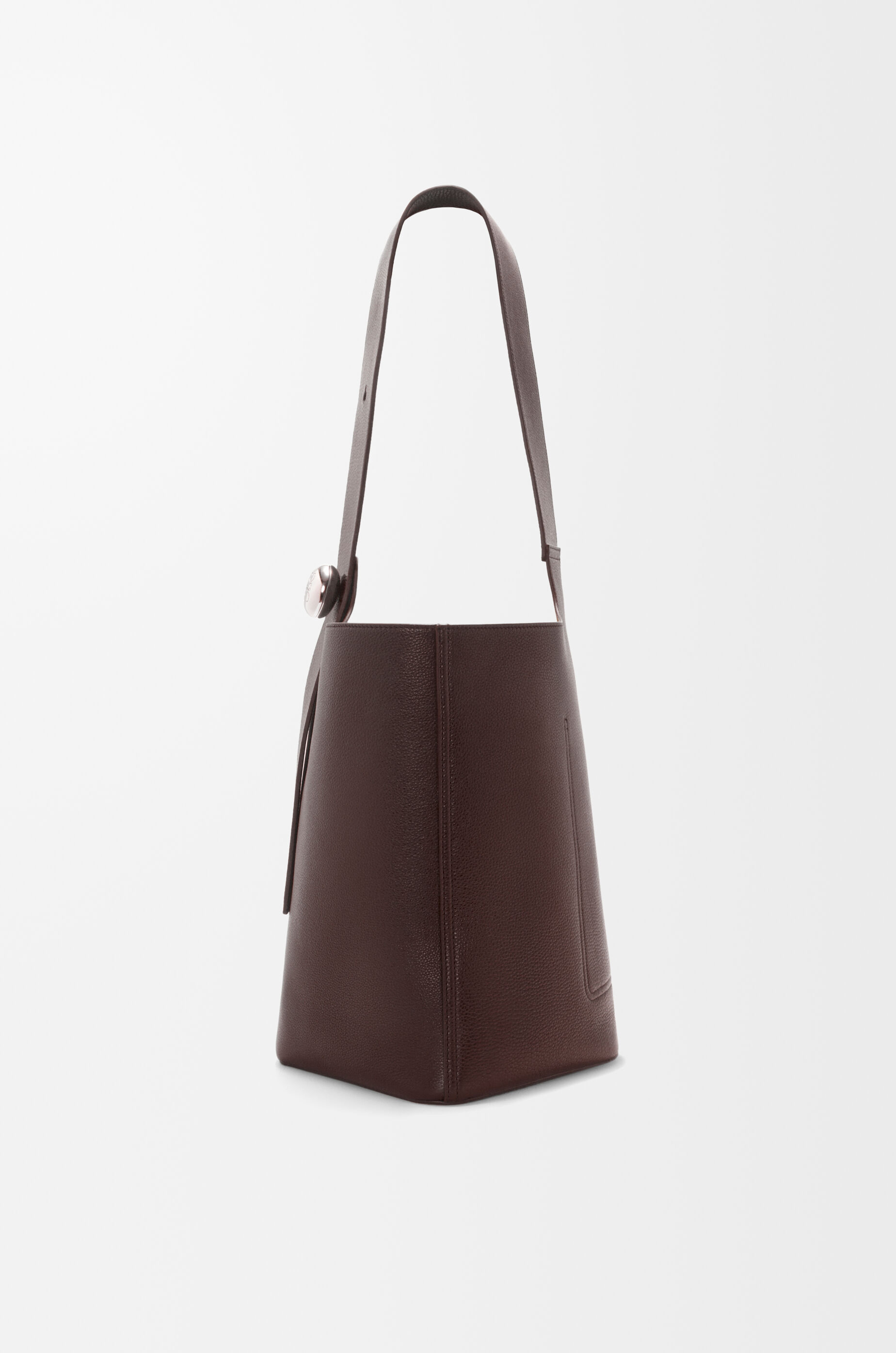 LOEWE Large Pebble bucket in supple grained calfskin Oxblood