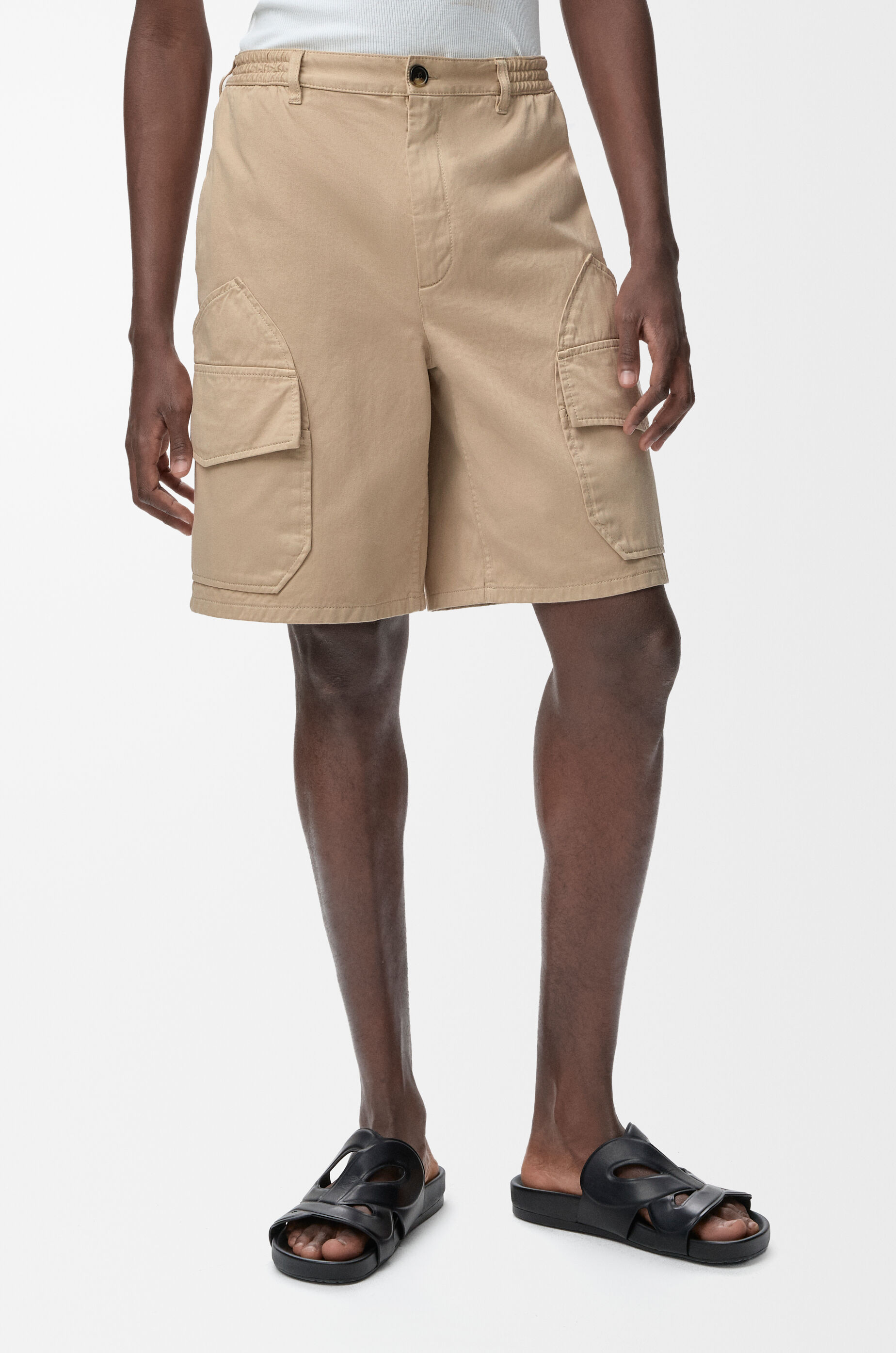 LOEWE Cargo shorts in cotton Sand