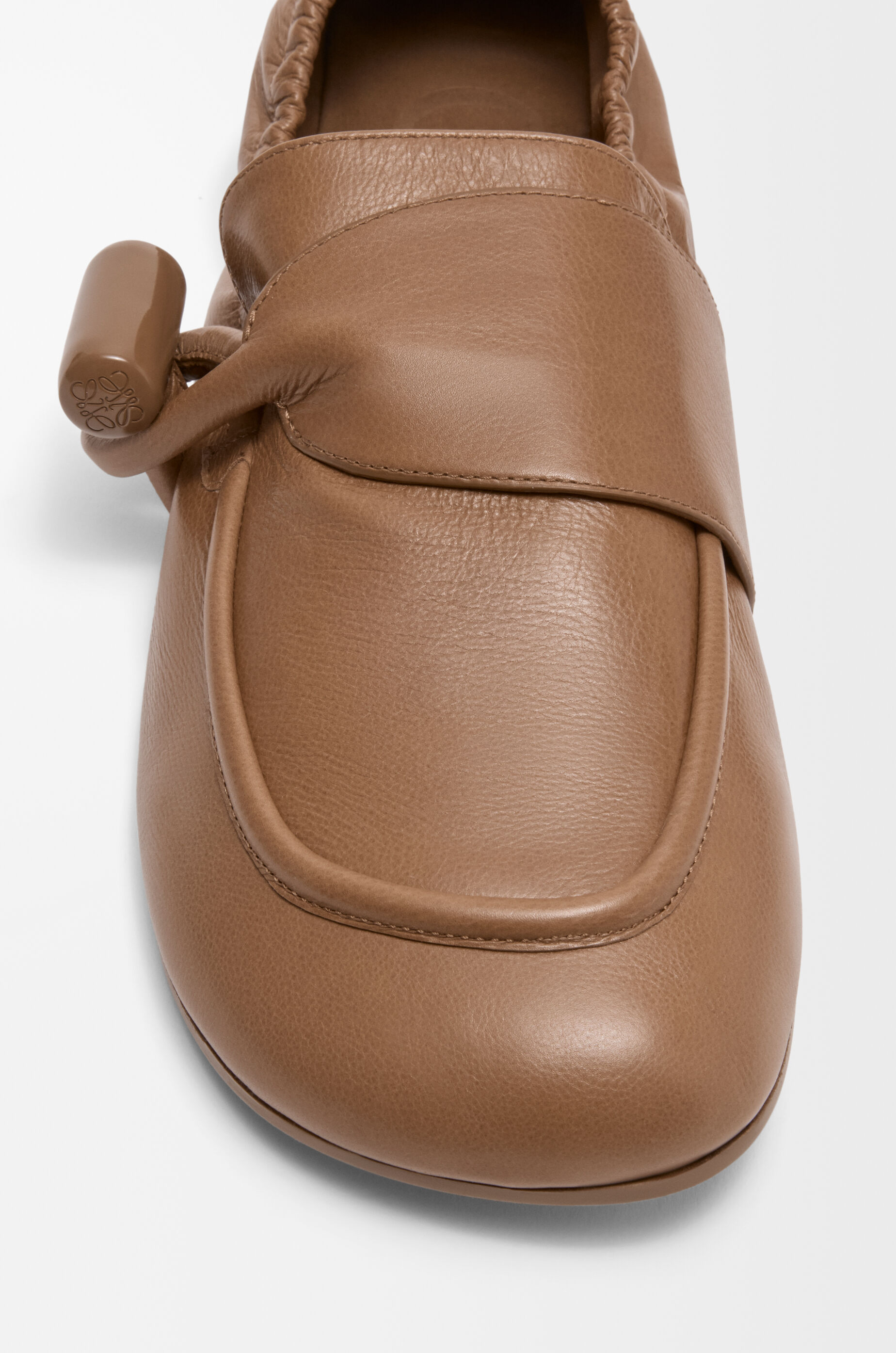 LOEWE Toggle loafer in shiny smooth calfskin Oak
