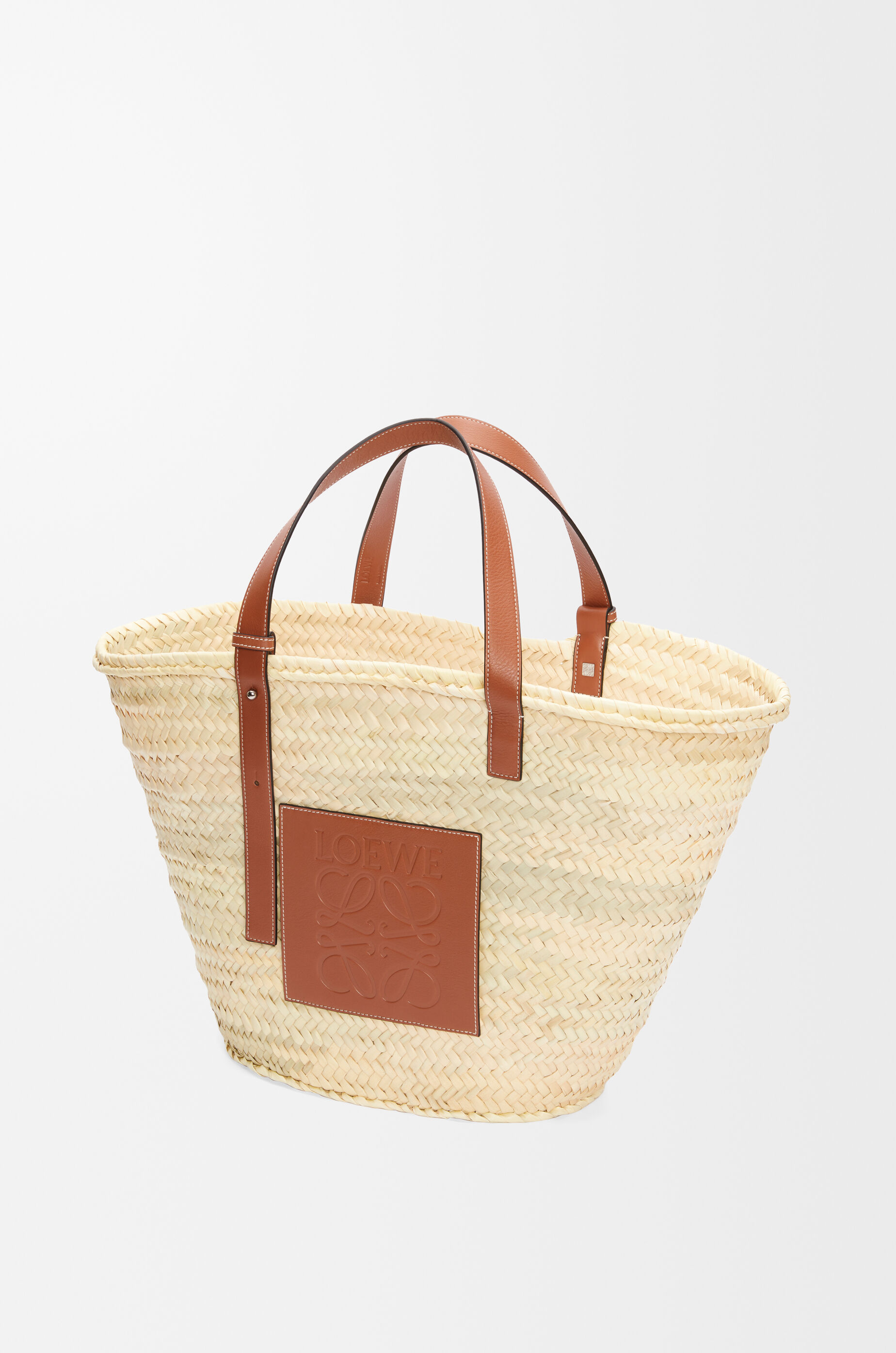 LOEWE Large Classic Basket in palm leaf and calfskin Natural/Tan
