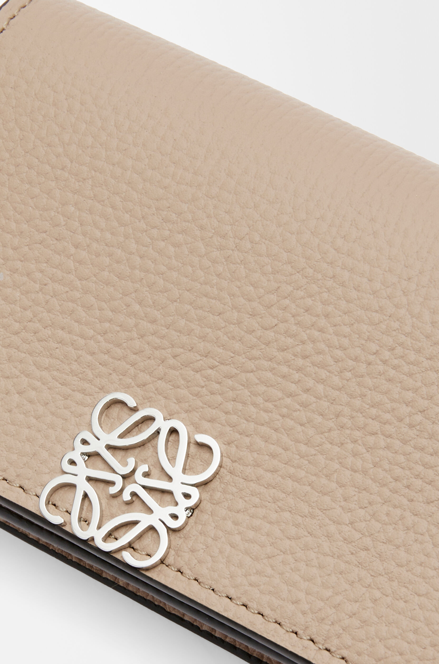 LOEWE Anagram business cardholder in pebble grained calfskin Sand