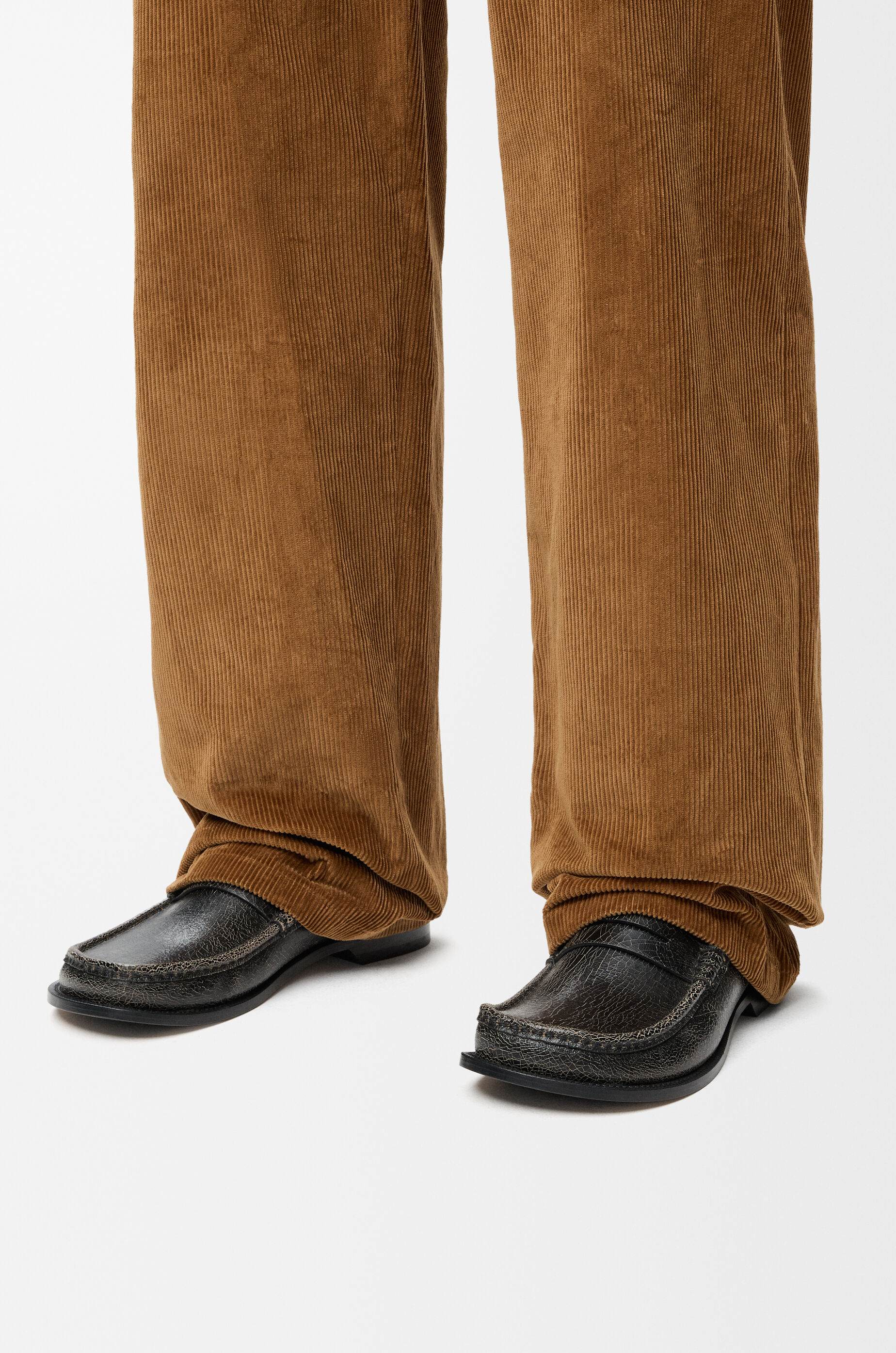 LOEWE Campo loafer in cracked calfskin Black/Cream