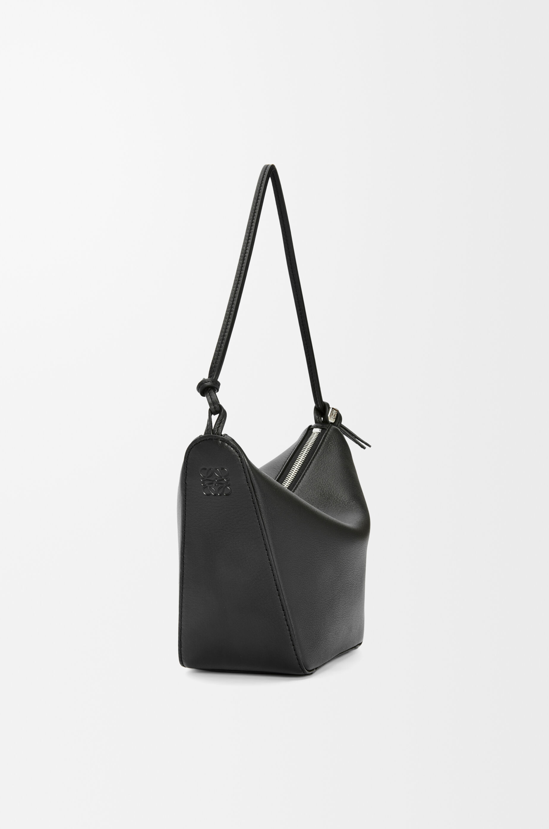 LOEWE Mini Hammock hobo in classic calfskin Black