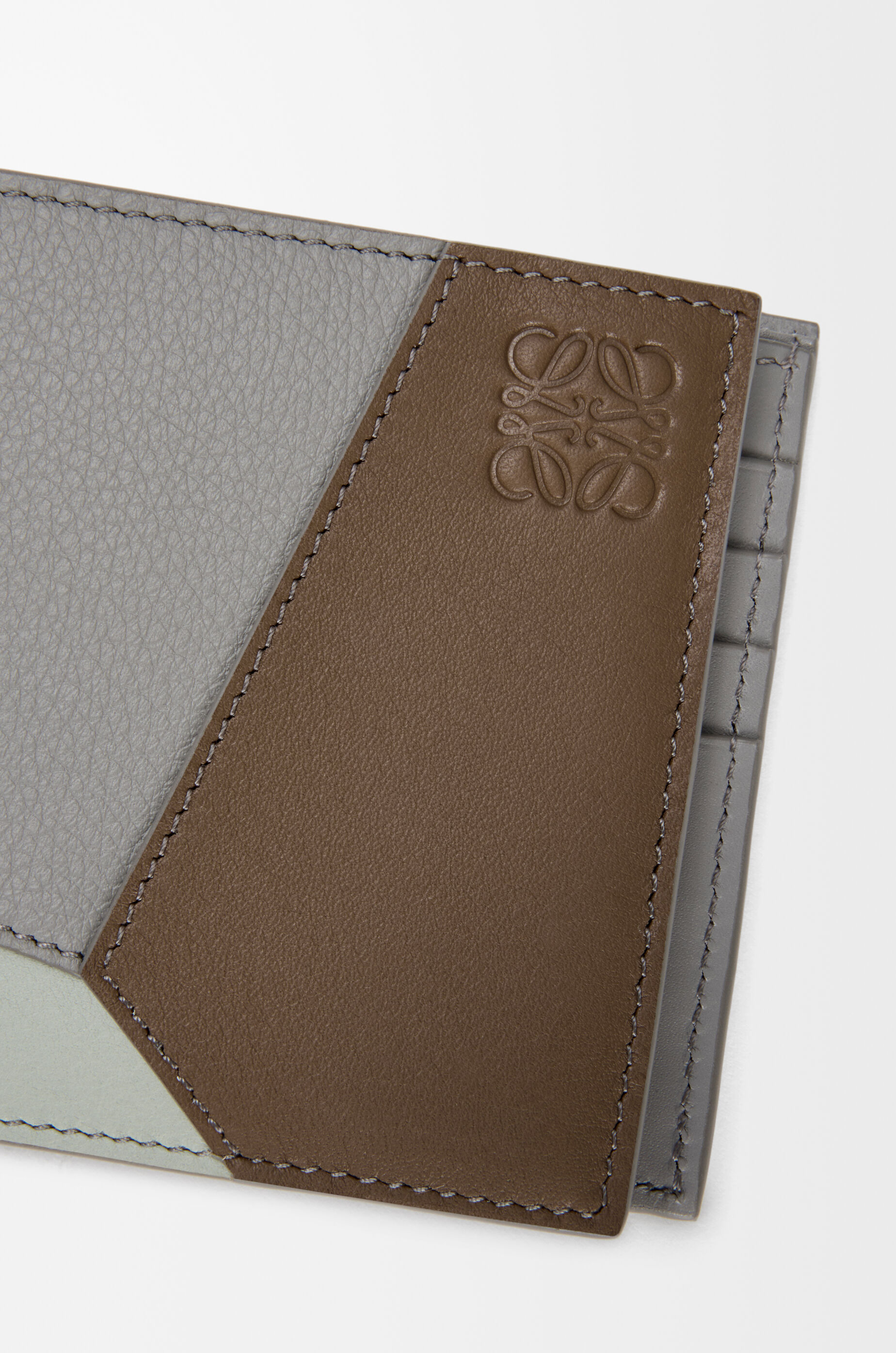 LOEWE Puzzle bifold wallet in classic calfskin Winter Brown/Ash Grey