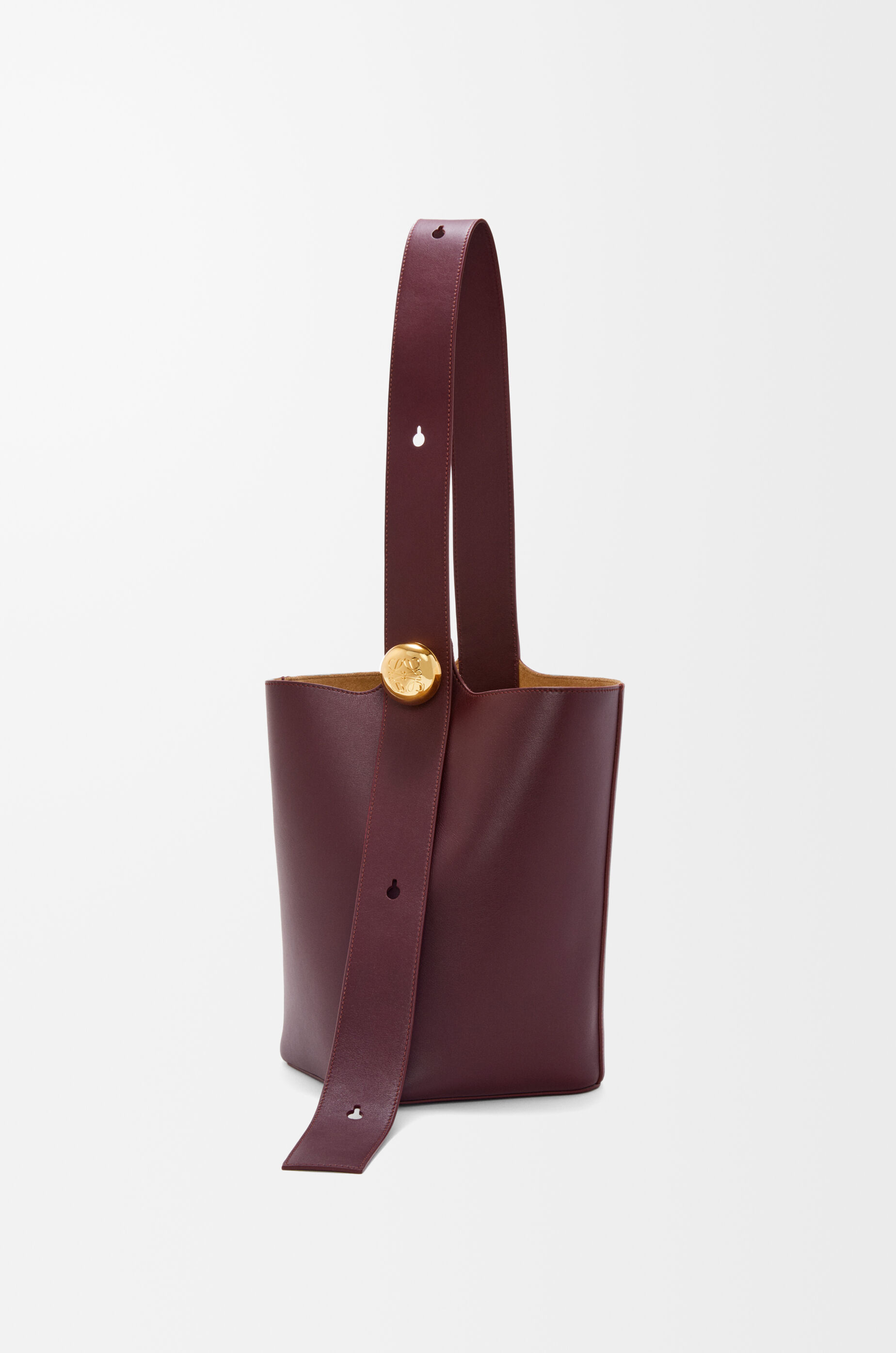 LOEWE Medium Pebble bucket in smooth calfskin Dark Burgundy