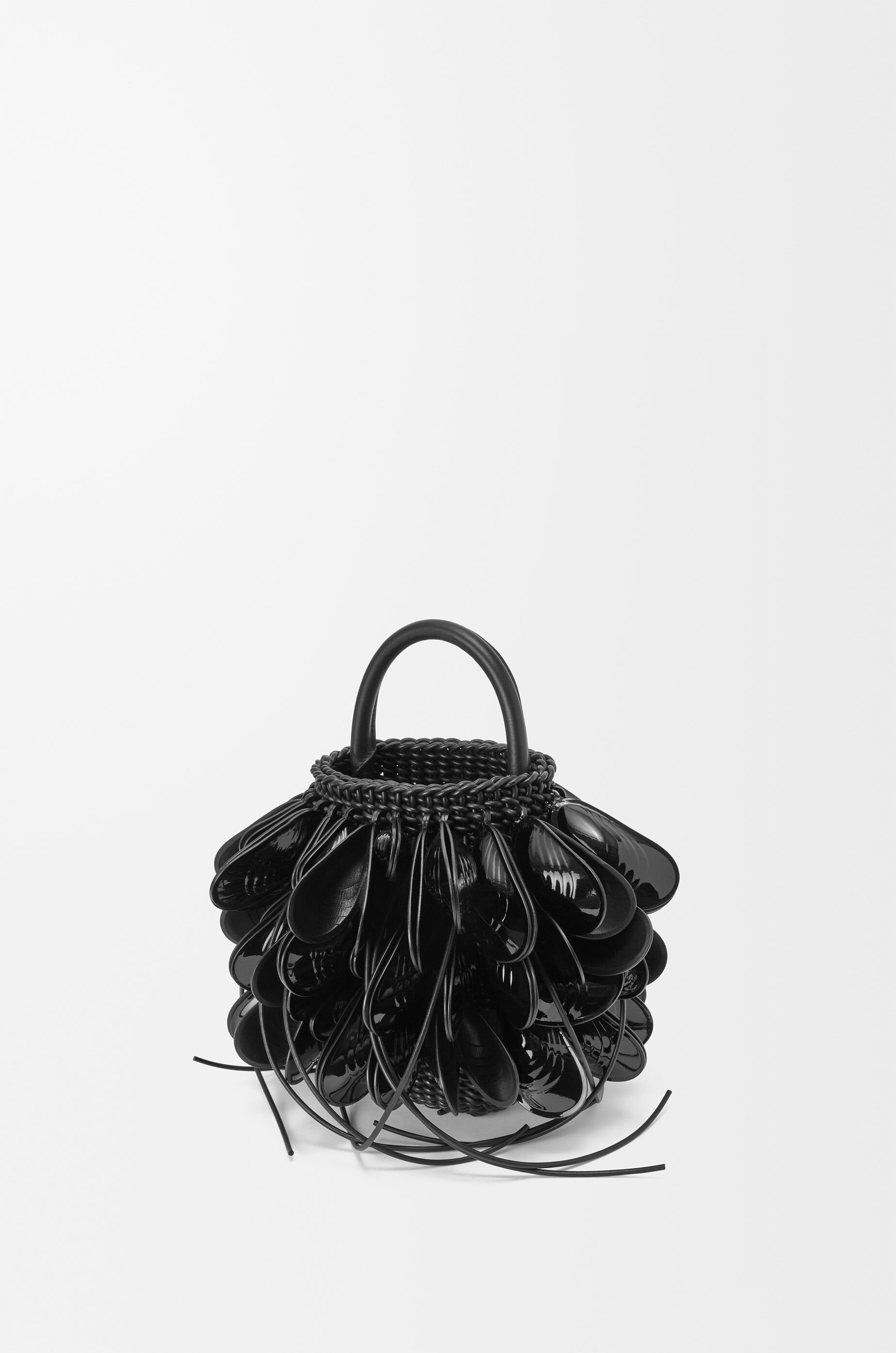 LOEWE Shell bucket in woven calfskin Black