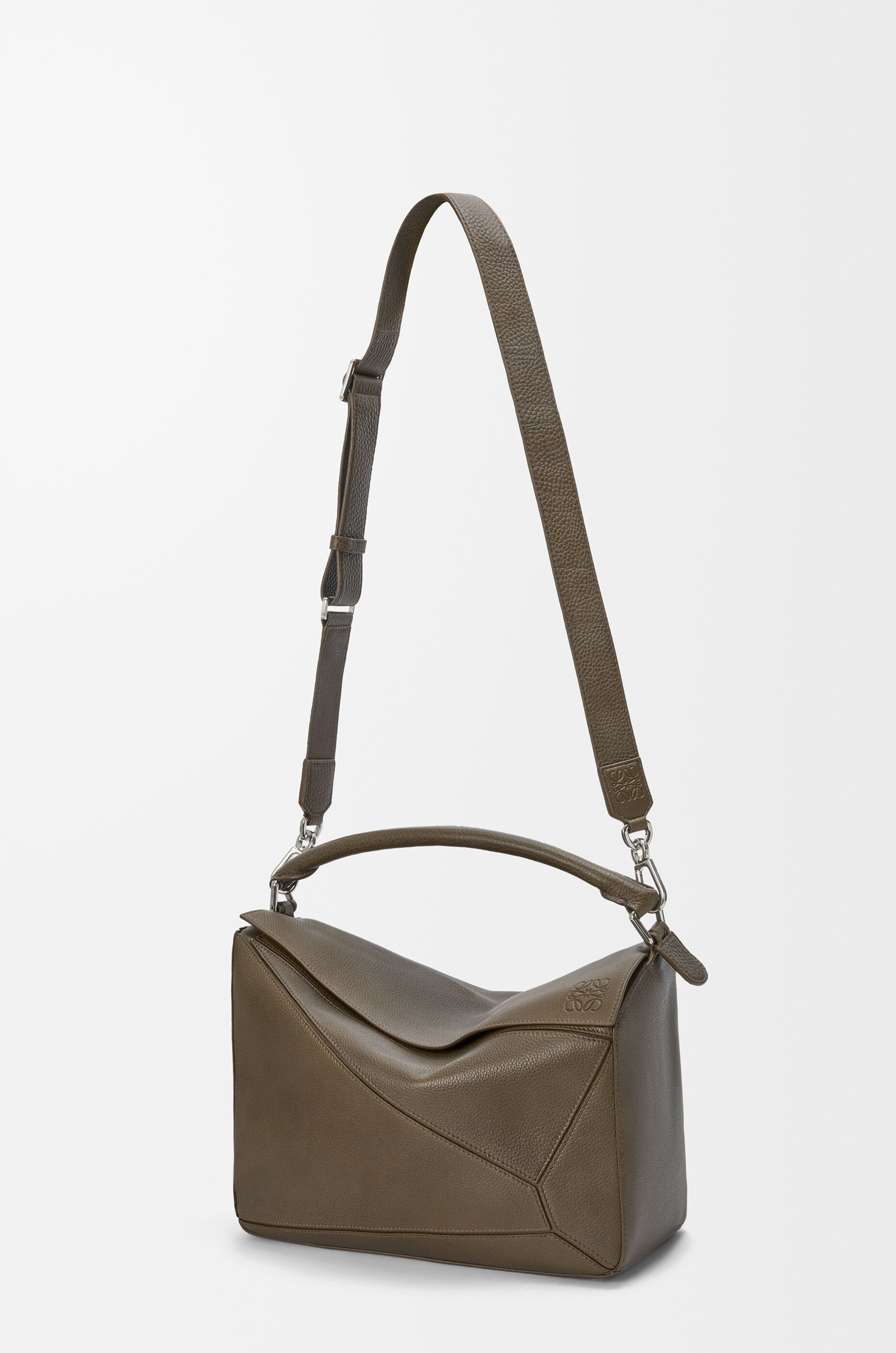 LOEWE Large Puzzle bag in supple grained calfskin Tundra