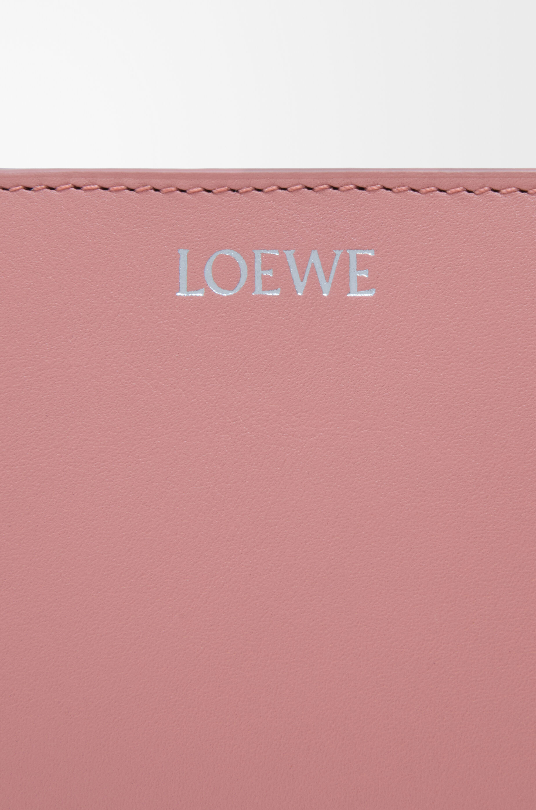 LOEWE Knot compact wallet in shiny nappa calfskin Blush/Mahogany