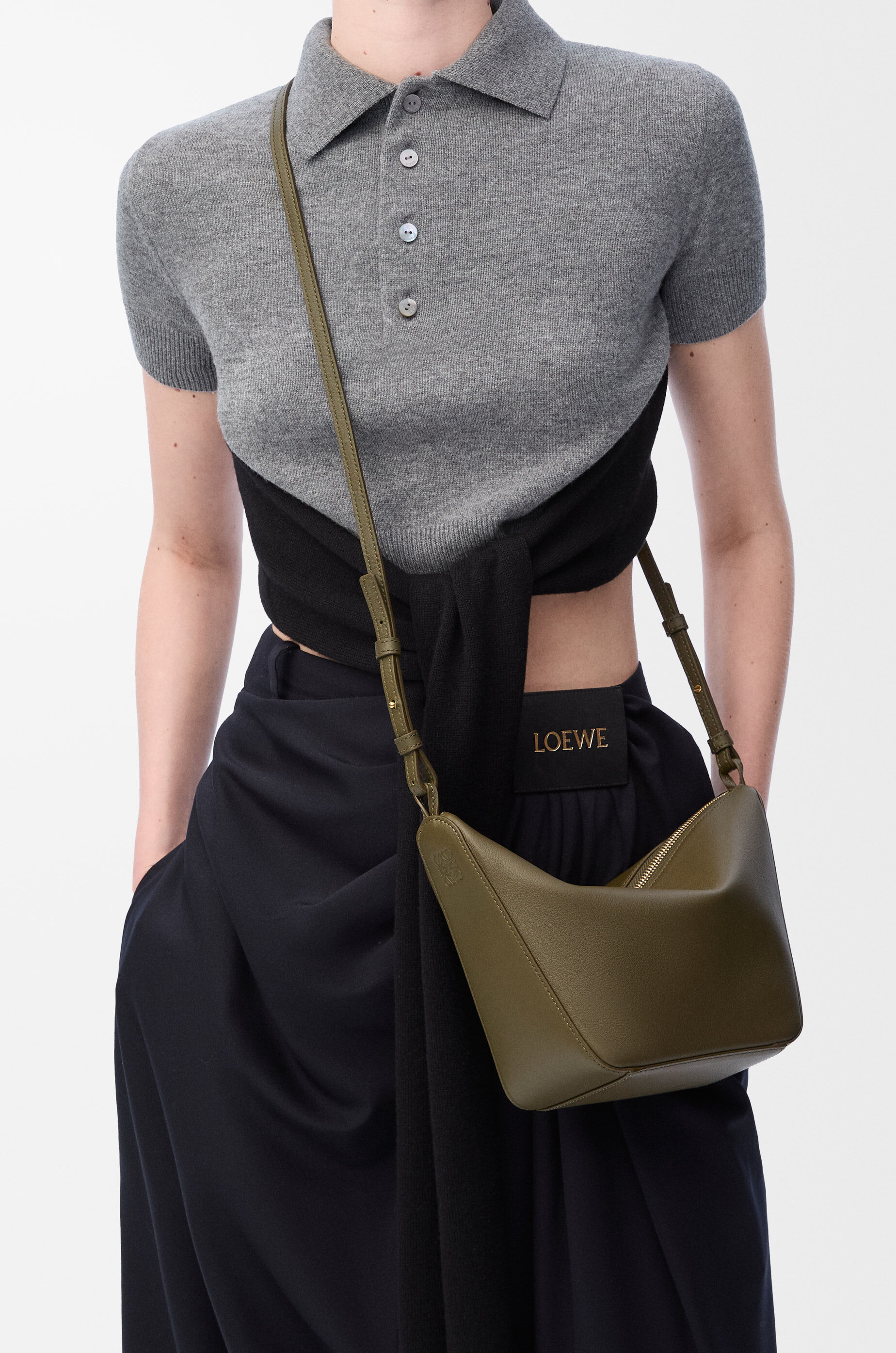 LOEWE Mini Hammock hobo in classic calfskin Dark Khaki