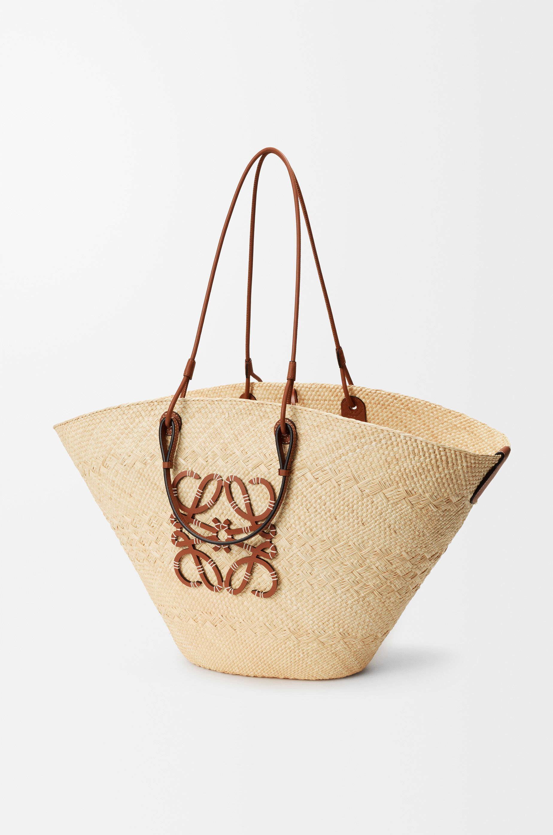 LOEWE Large Anagram basket bag in iraca palm and calfskin Natural/Tan
